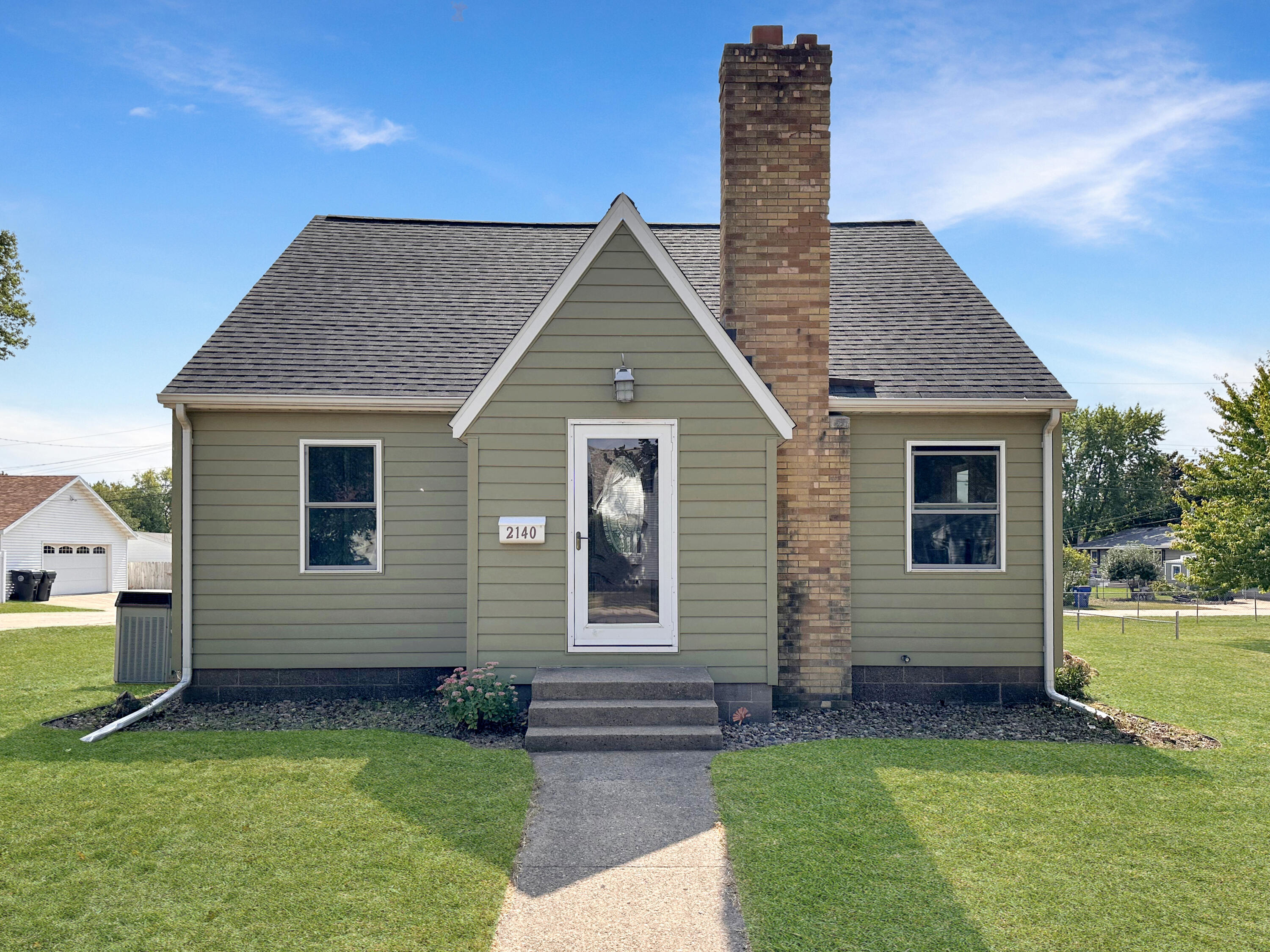 2140 Farnam La Crosse WI 54601 1850207 image1