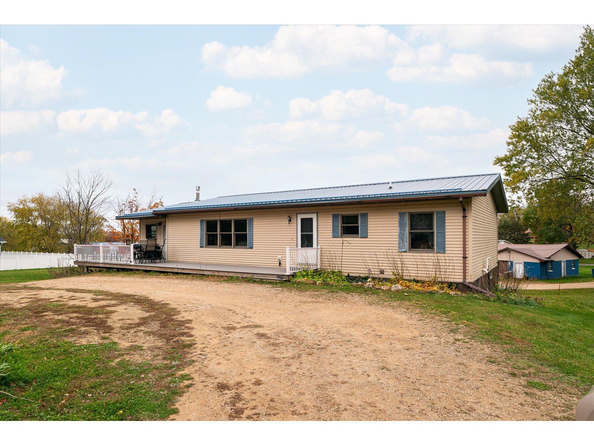 215 Coon Prairie Westby WI 54667 1940586 image1