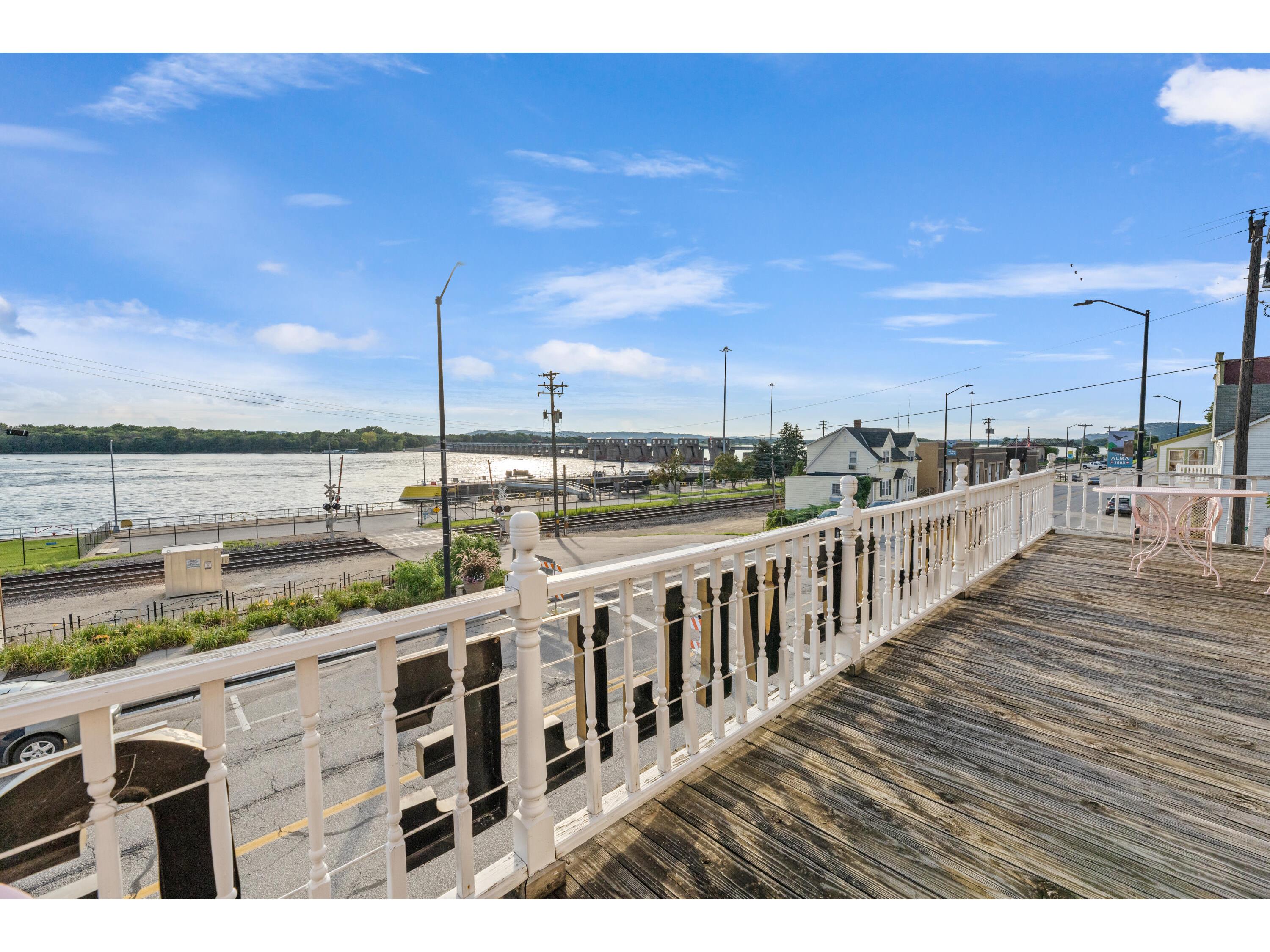 215 N Main Alma WI 54610 1931262 image18