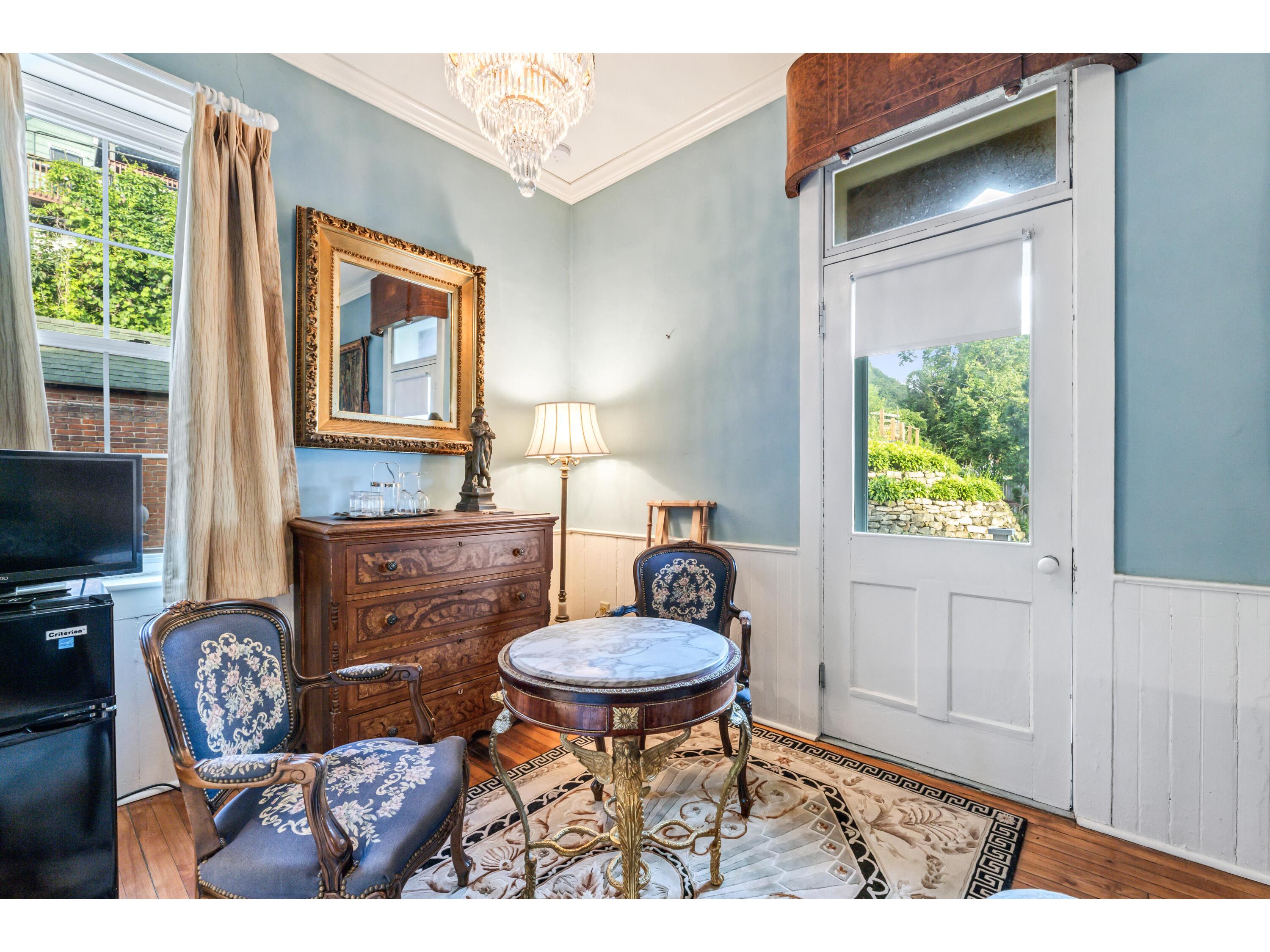 215 N Main Alma WI 54610 1931262 image23