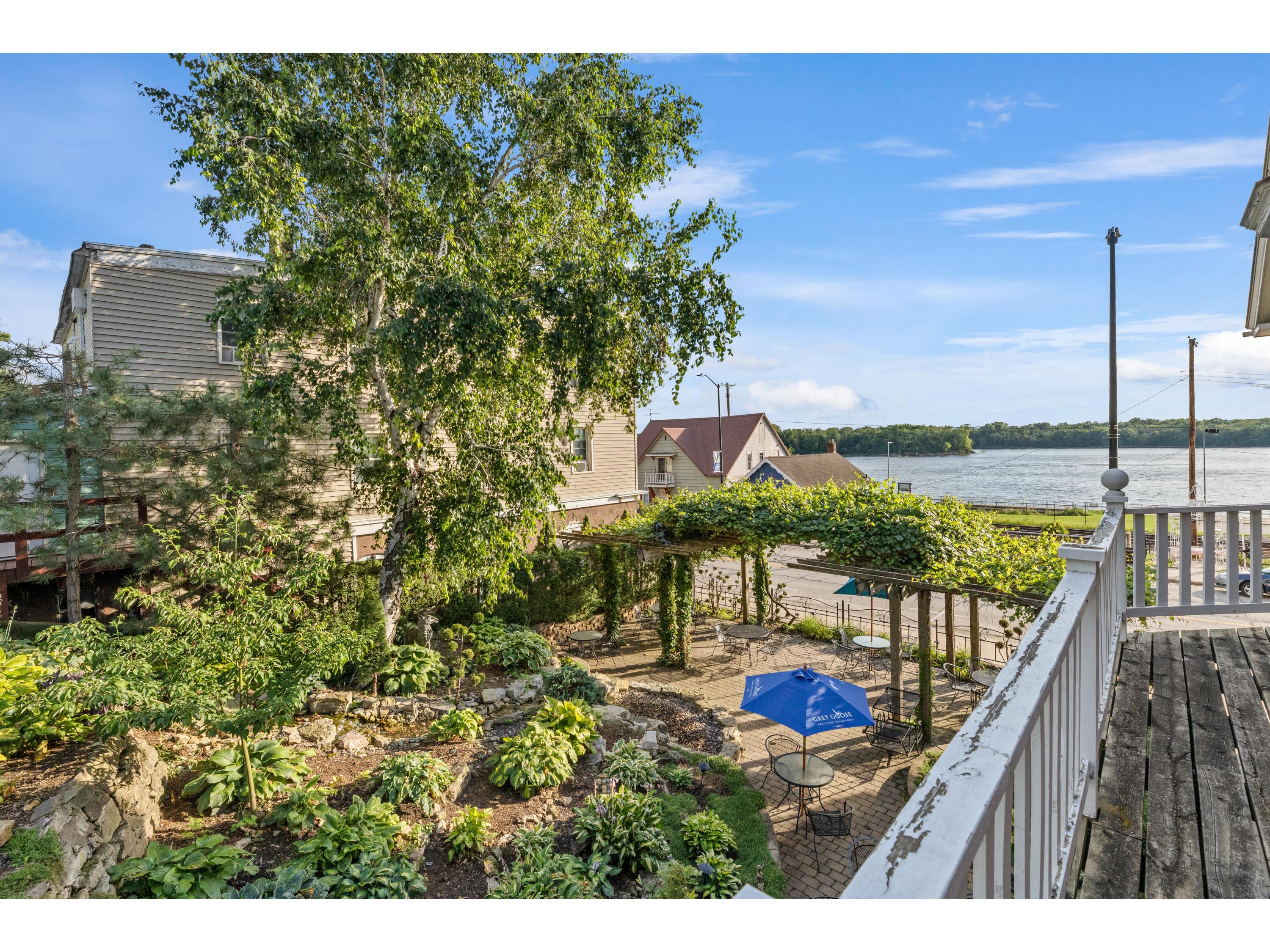 215 N Main Alma WI 54610 1931262 image26