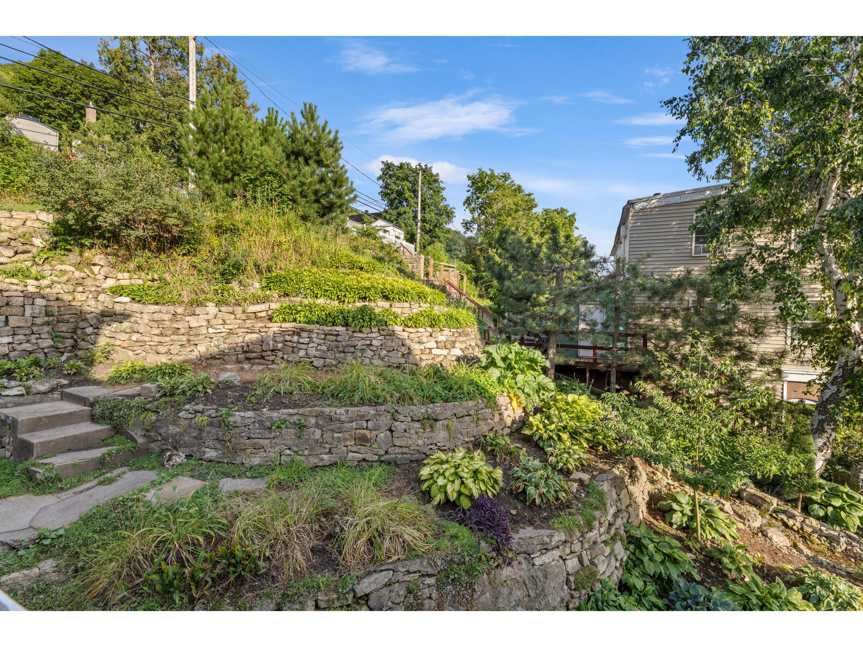 215 N Main Alma WI 54610 1931262 image27