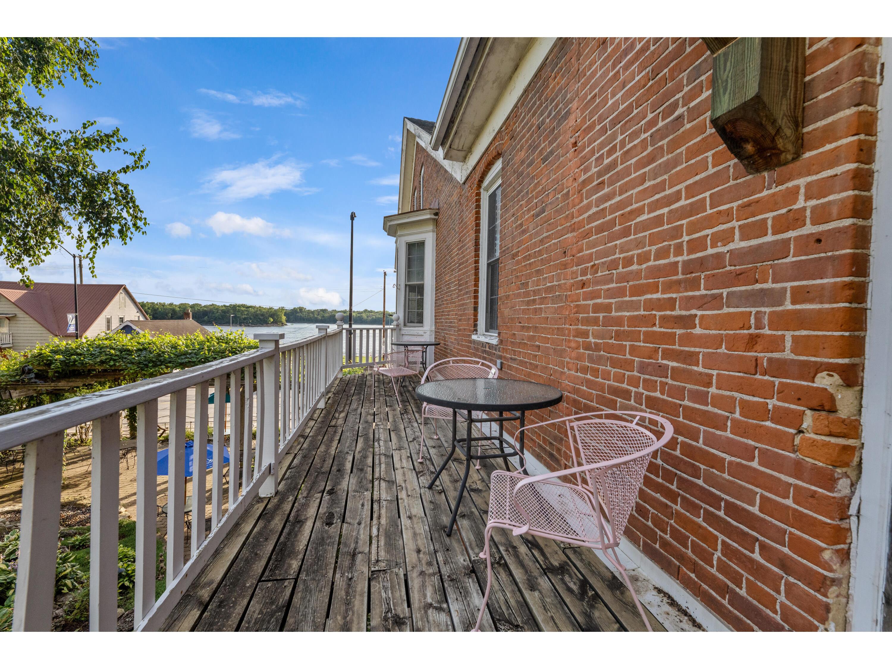 215 N Main Alma WI 54610 1931262 image28