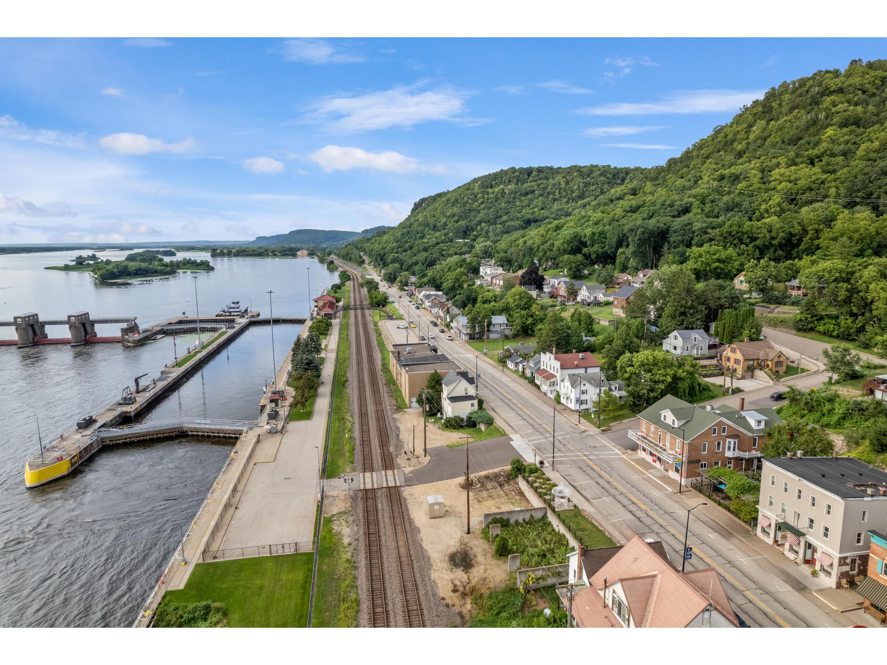 215 N Main Alma WI 54610 1931262 image3