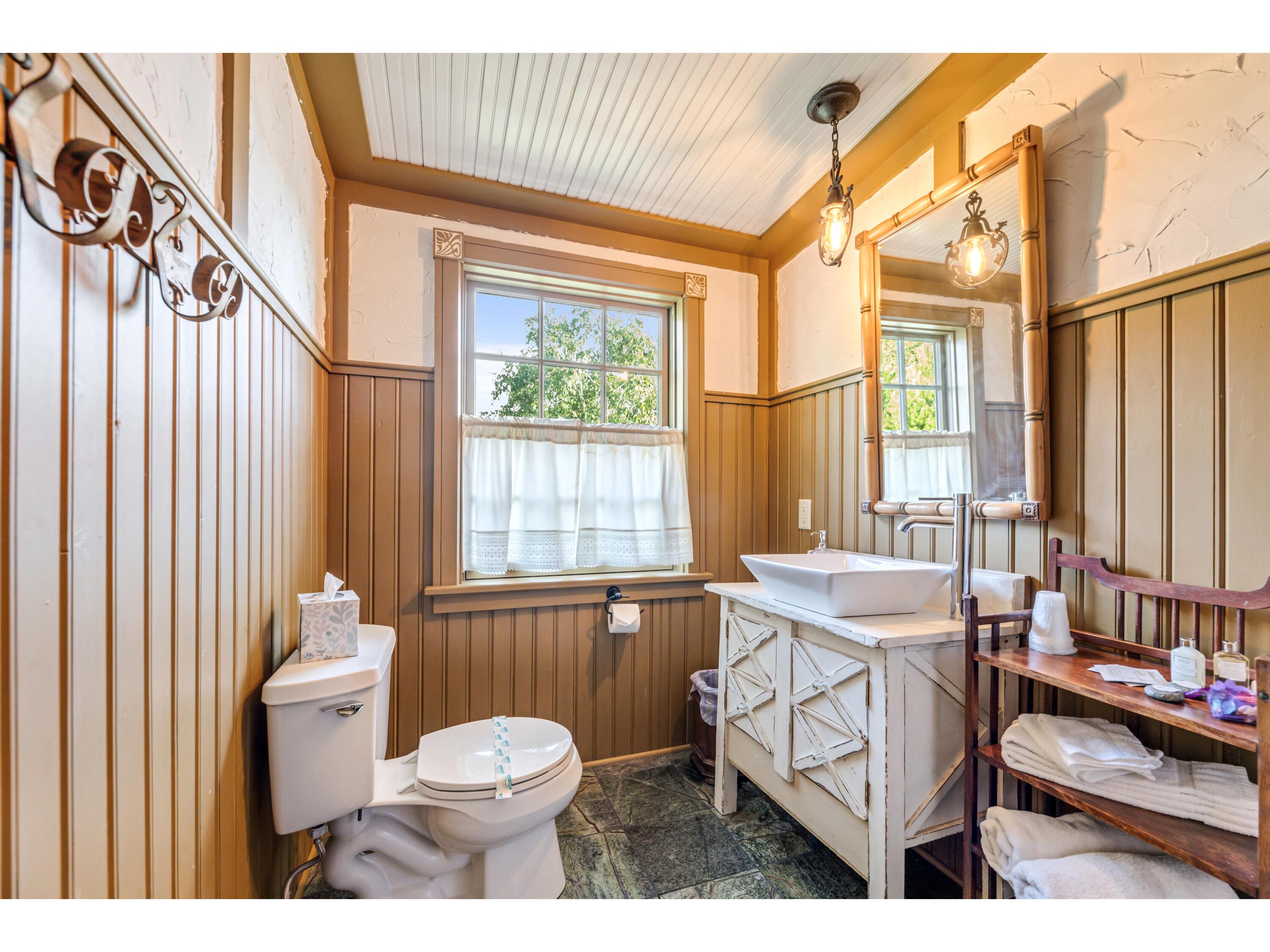 215 N Main Alma WI 54610 1931262 image37