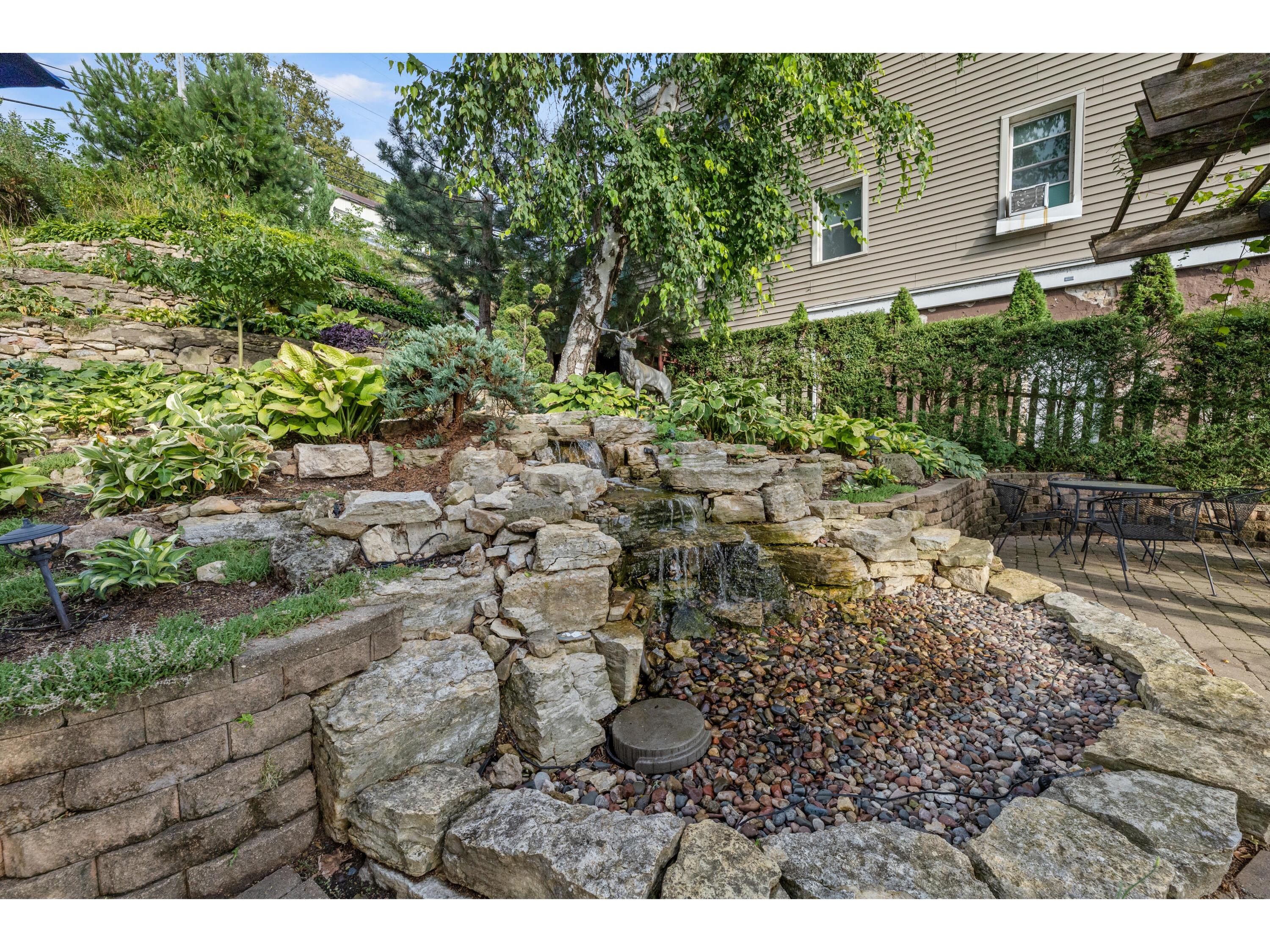 215 N Main Alma WI 54610 1931262 image44