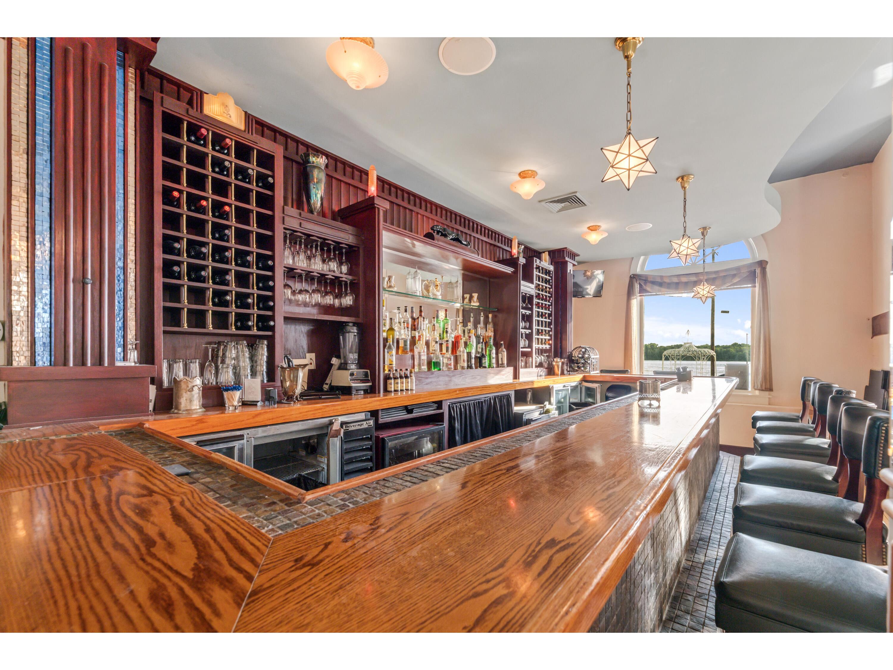 215 N Main Alma WI 54610 1931262 image9