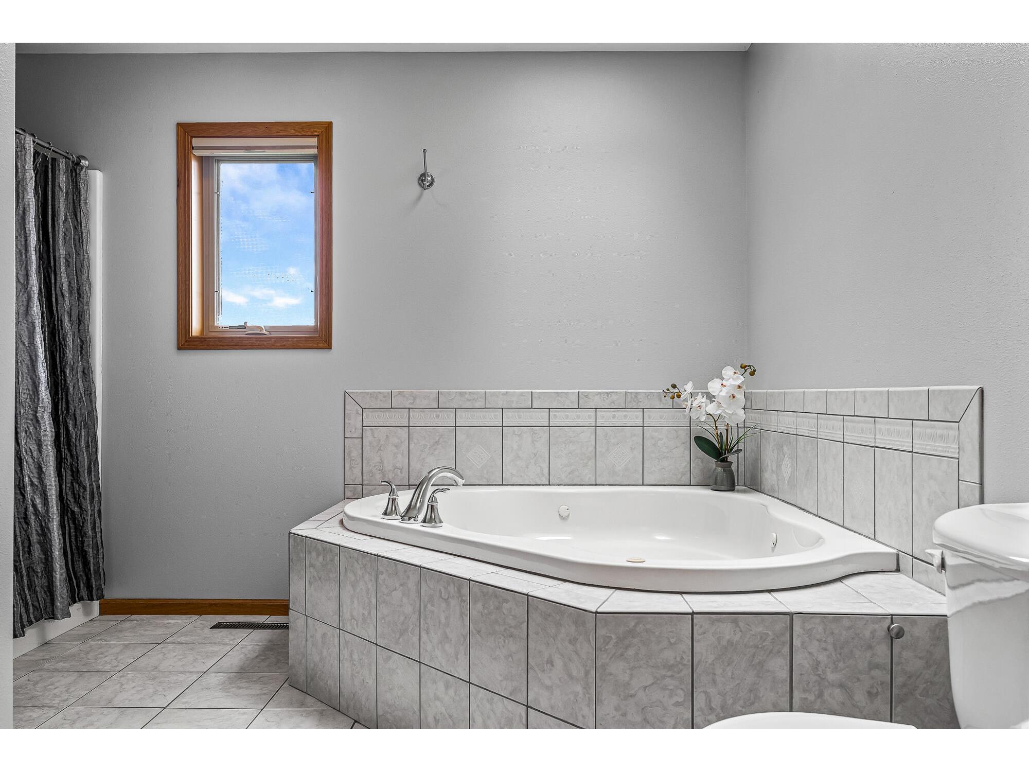 21563 Wolfe Run Galesville WI 54630 1961213 image20