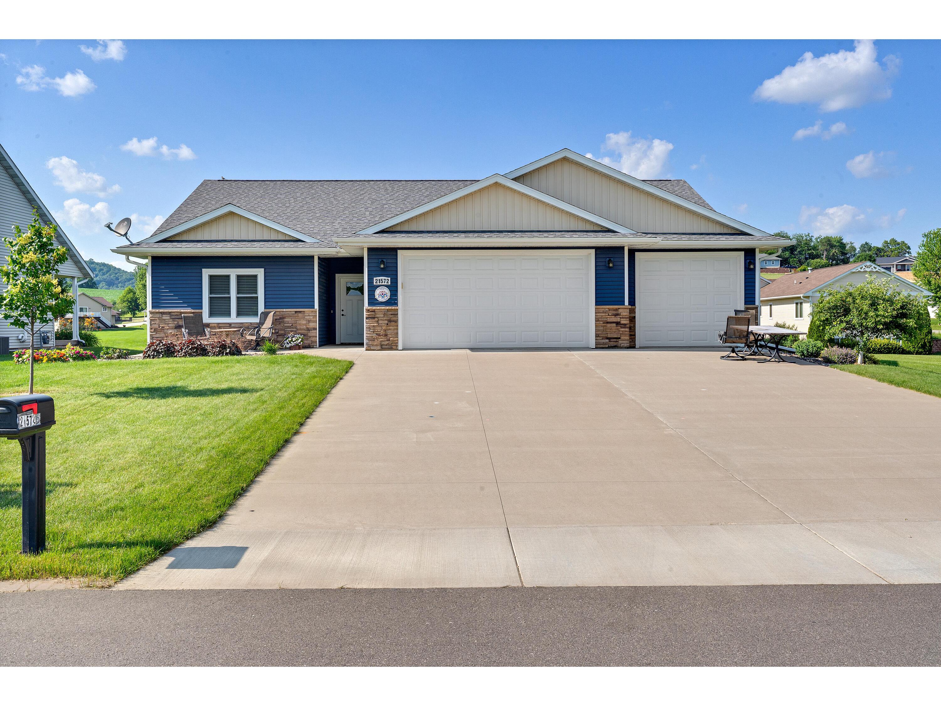 21572 Somerset Downs Galesville WI 54630 1924950 image1