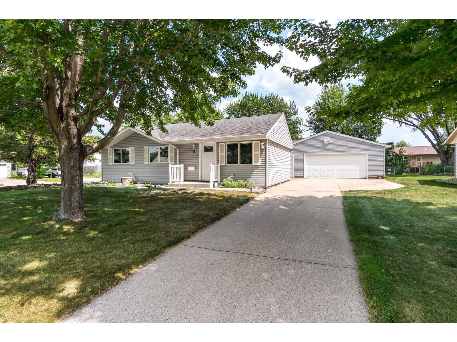 216 13th Onalaska WI 54650 1929989 image1