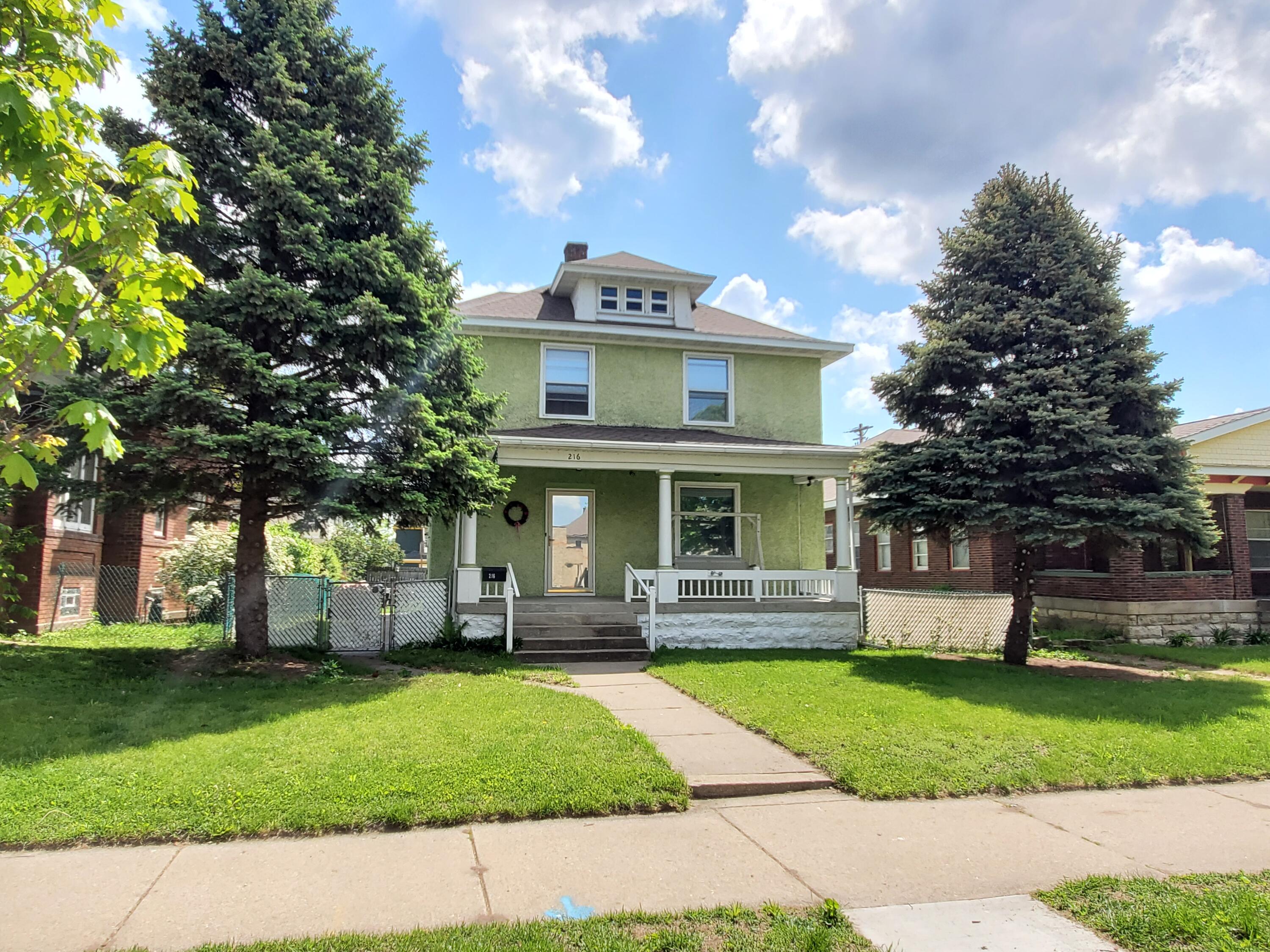 216 8th St N, La Crosse, WI 54601 MLS 1741030 Edina Realty