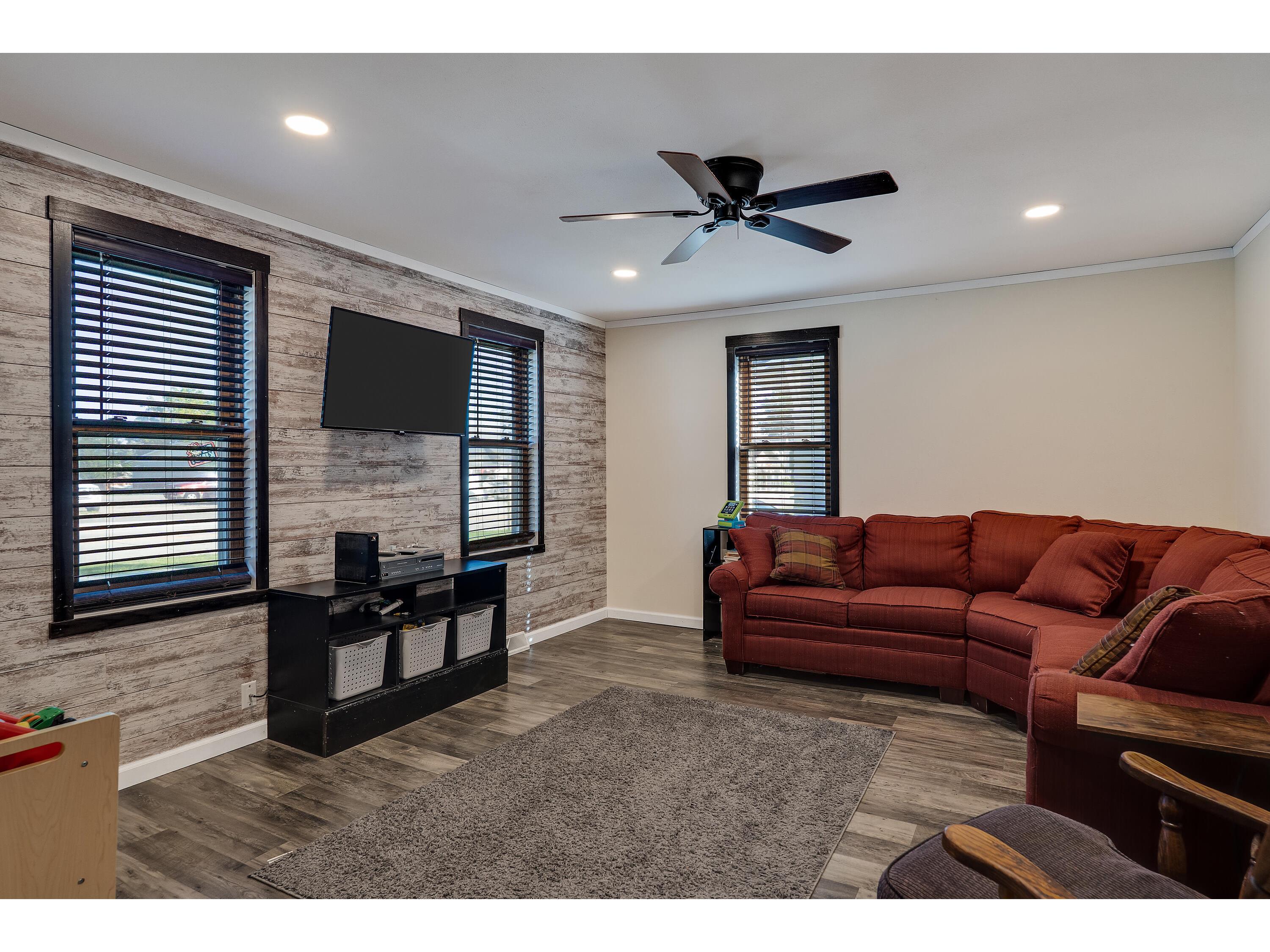 216 N Main Westby WI 54667 1937746 image9