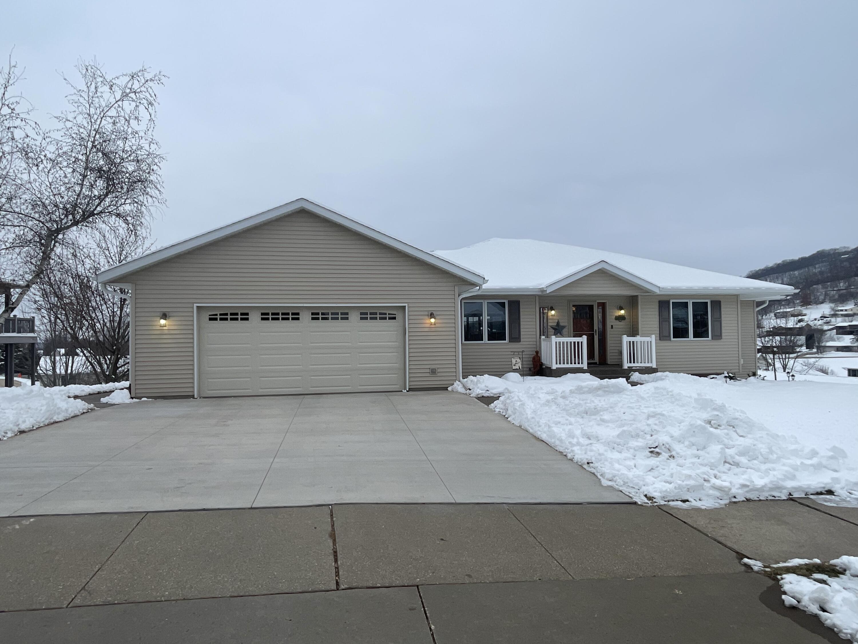 217 Haralson, La Crescent, MN, 55947 MLS 1822988 Edina Realty