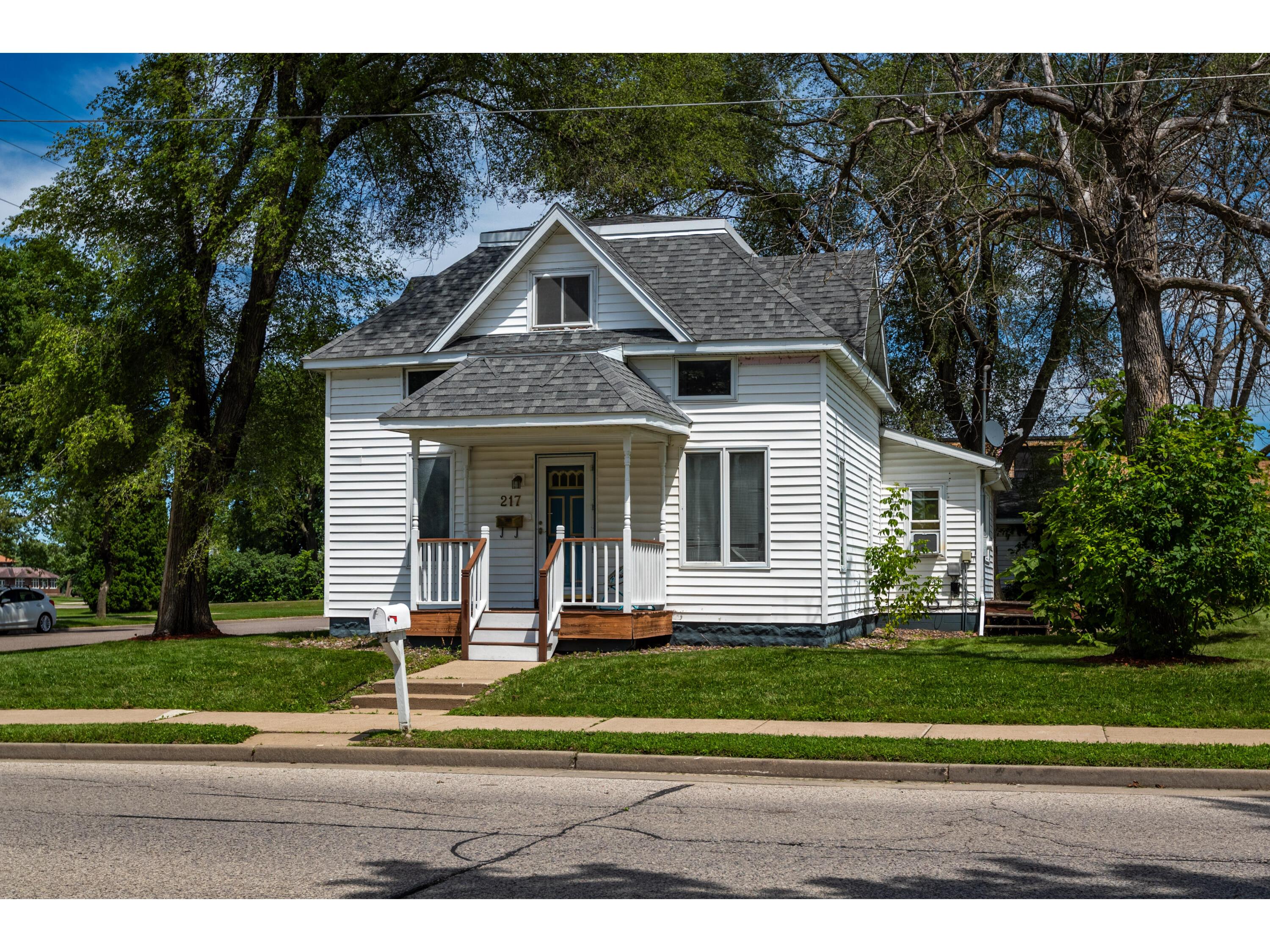 217 N Rusk Sparta WI 54656 1882959 image1