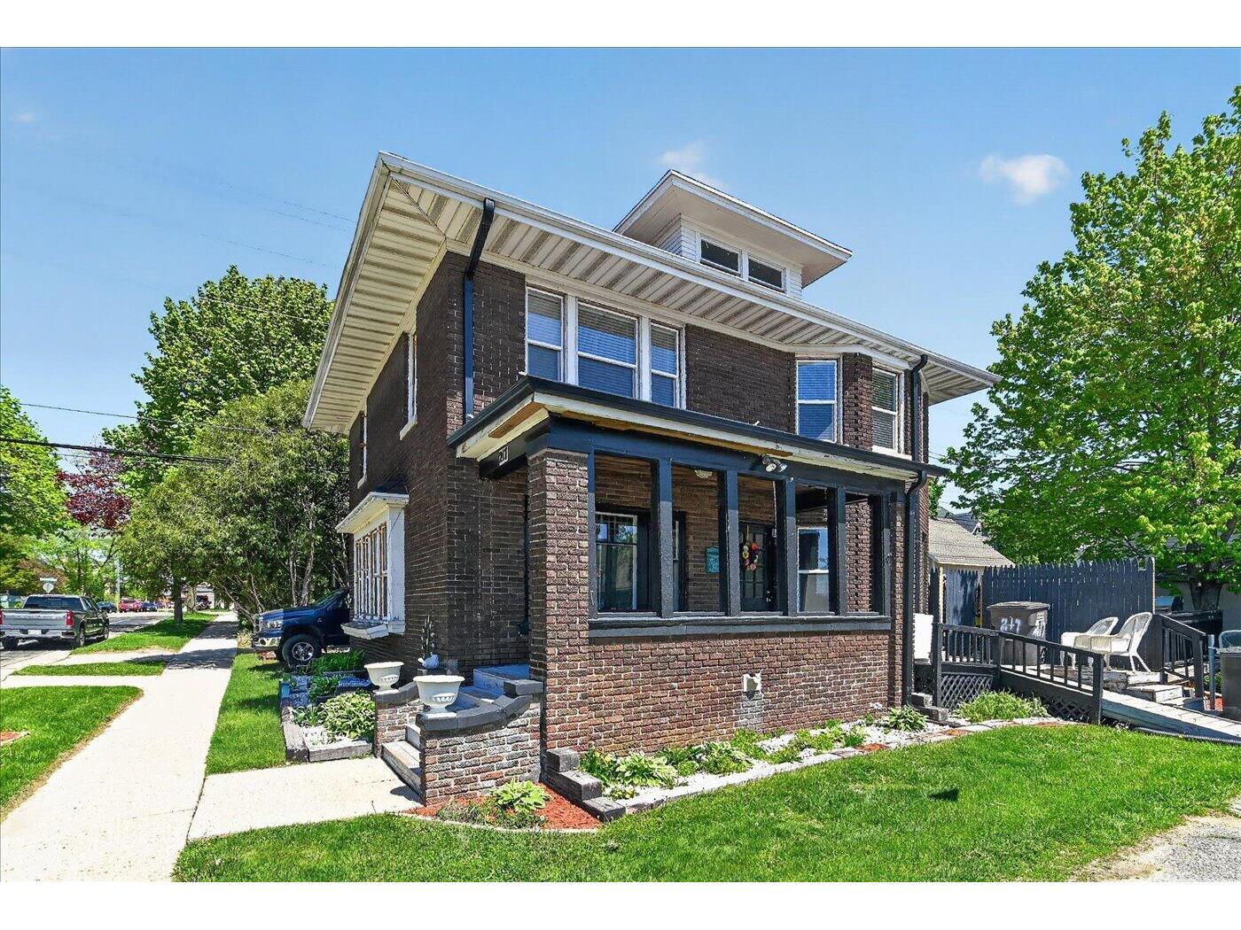 217 S Fourth Stoughton WI 53589 1960114 image34
