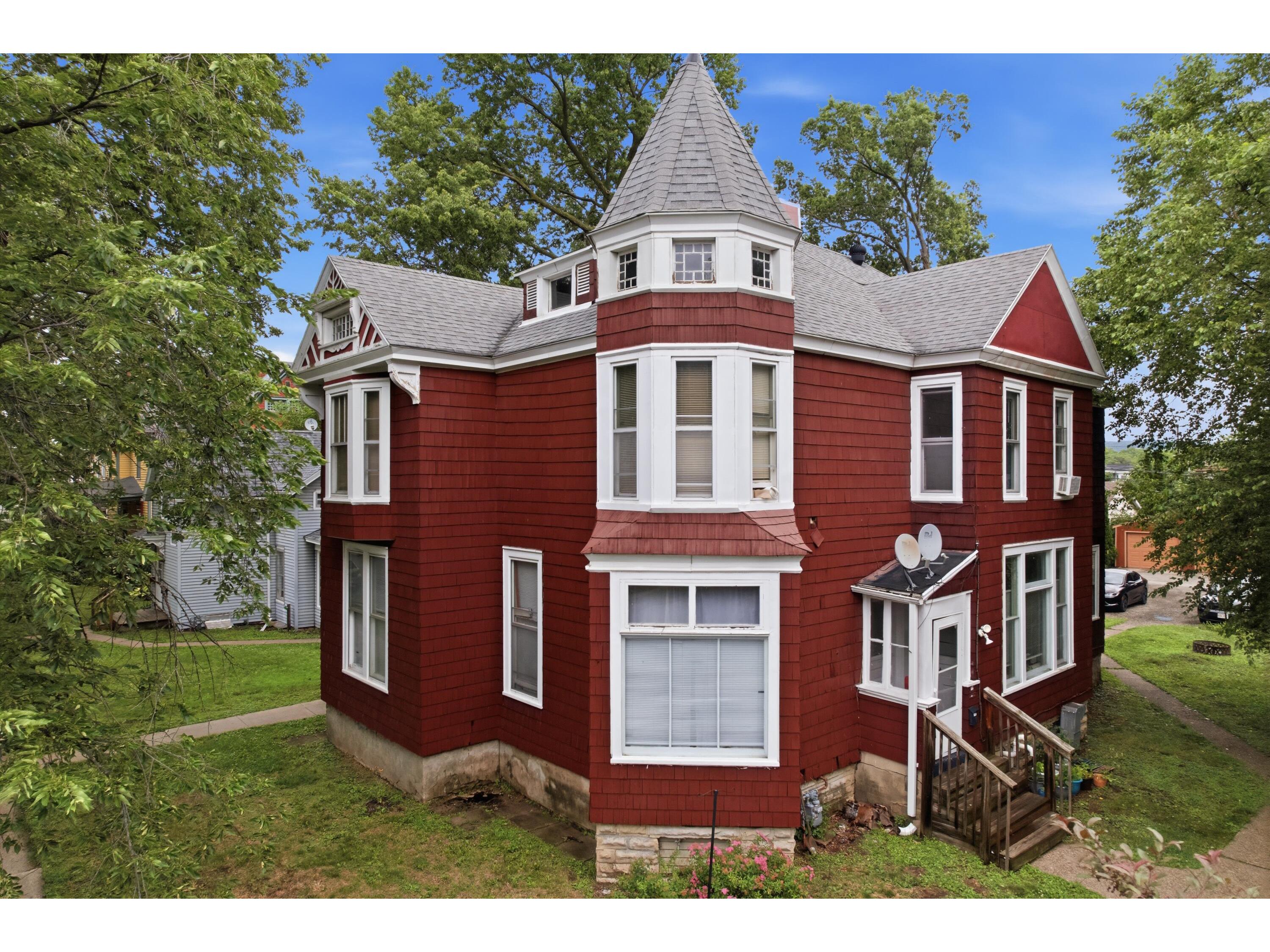 219 9th La Crosse WI 54601 1970555 image1