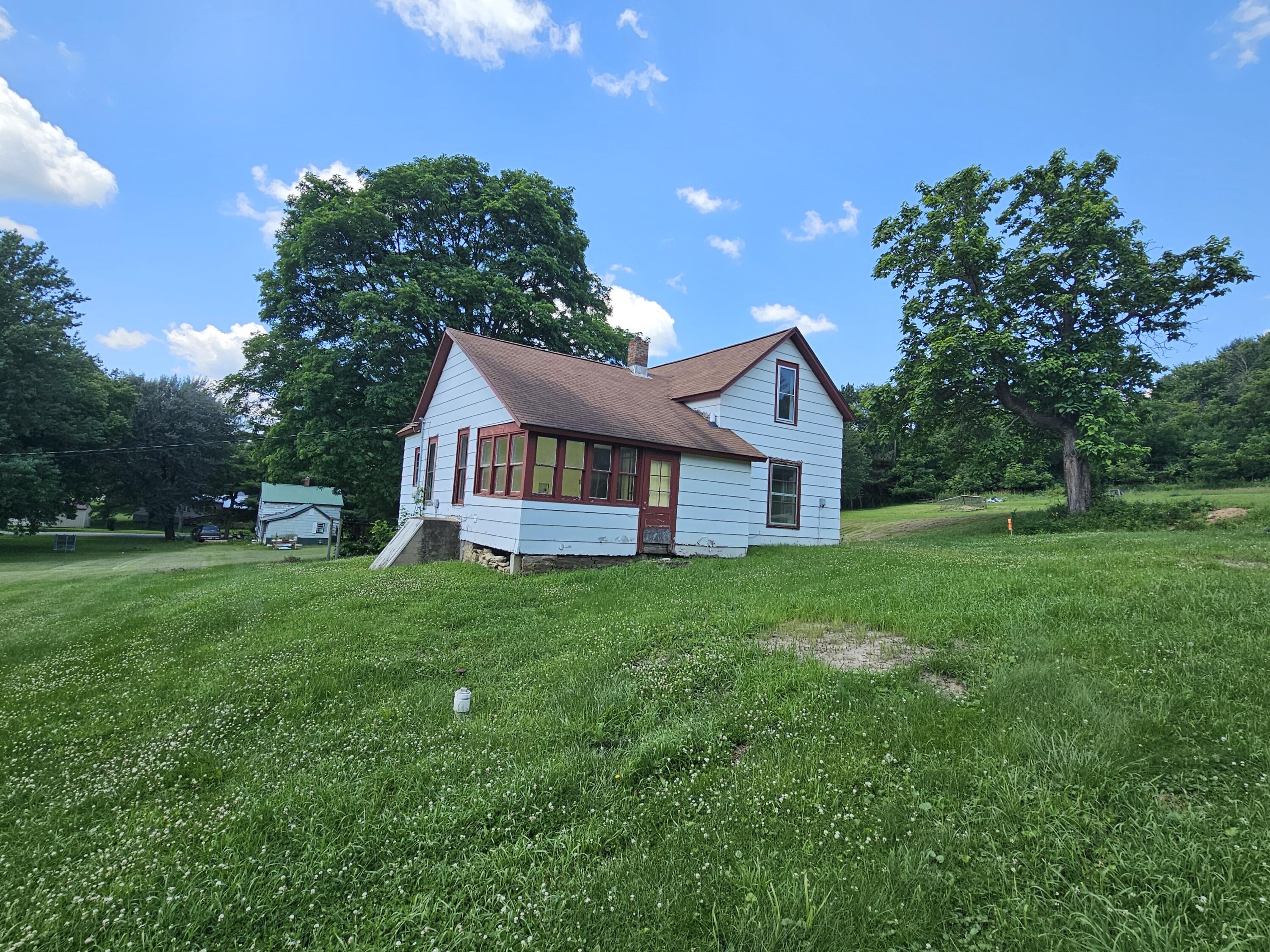 219 N Cherry La Farge WI 54639 1970615 image1