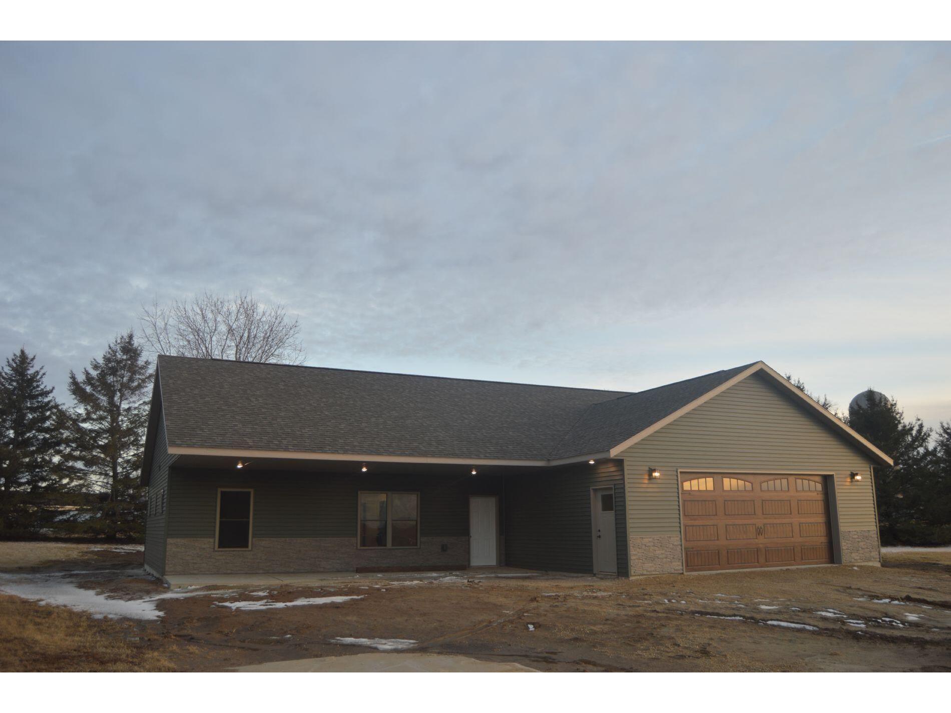 220 Gjere Caledonia MN 55921 1909256 image1