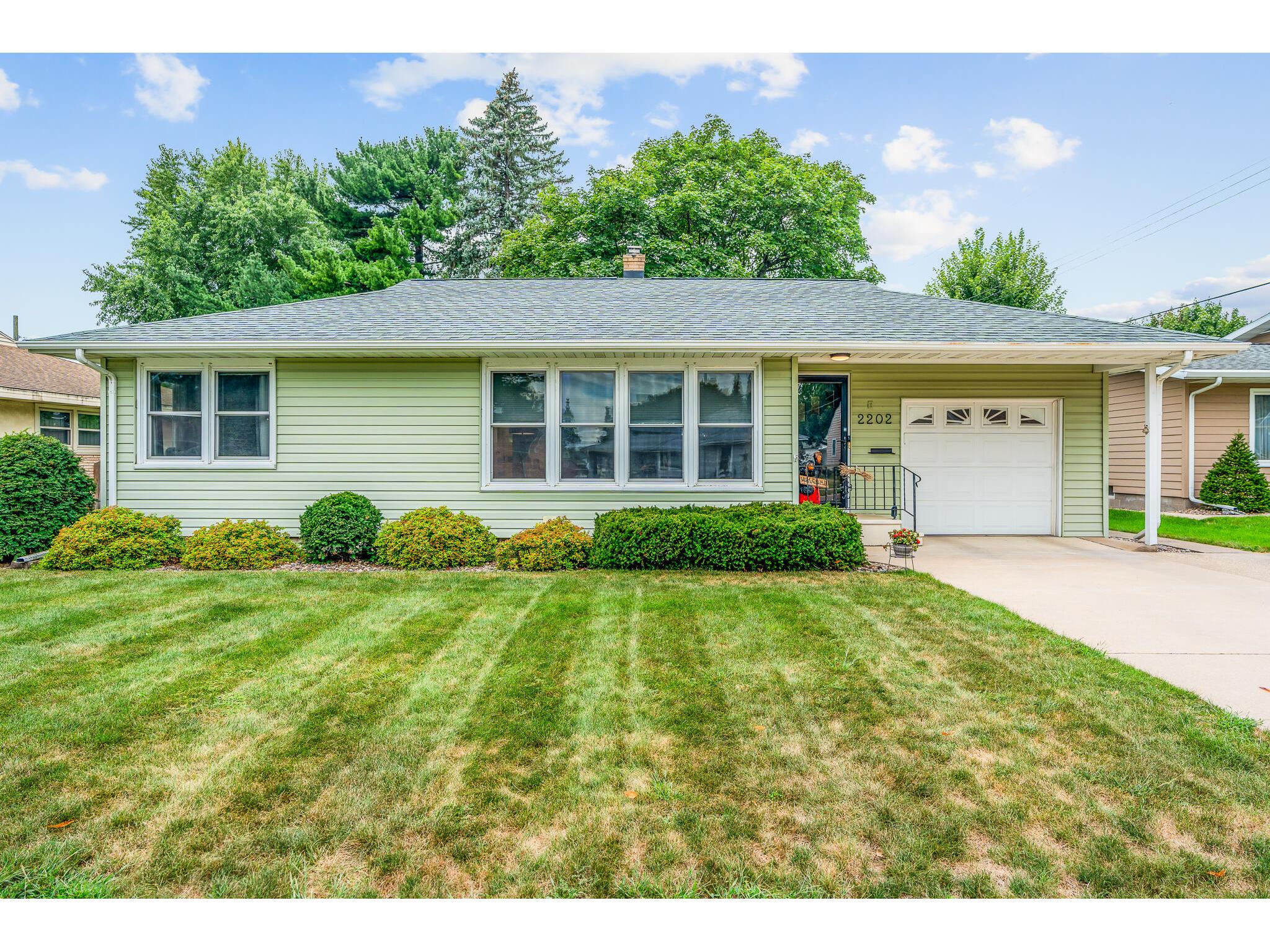 2202 23rd La Crosse WI 54601 1889126 image1