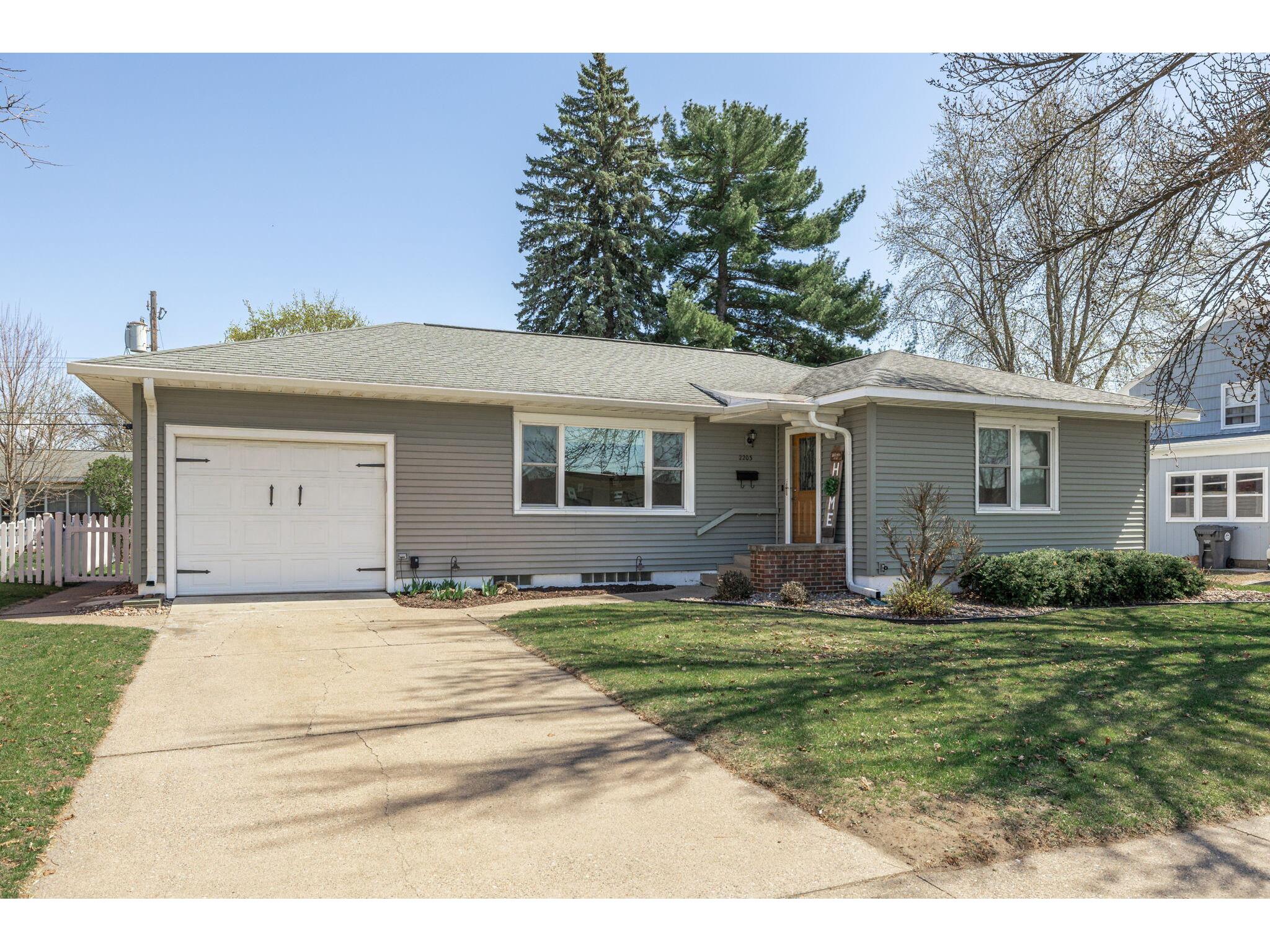 2203 22nd La Crosse WI 54601 1871576 image1