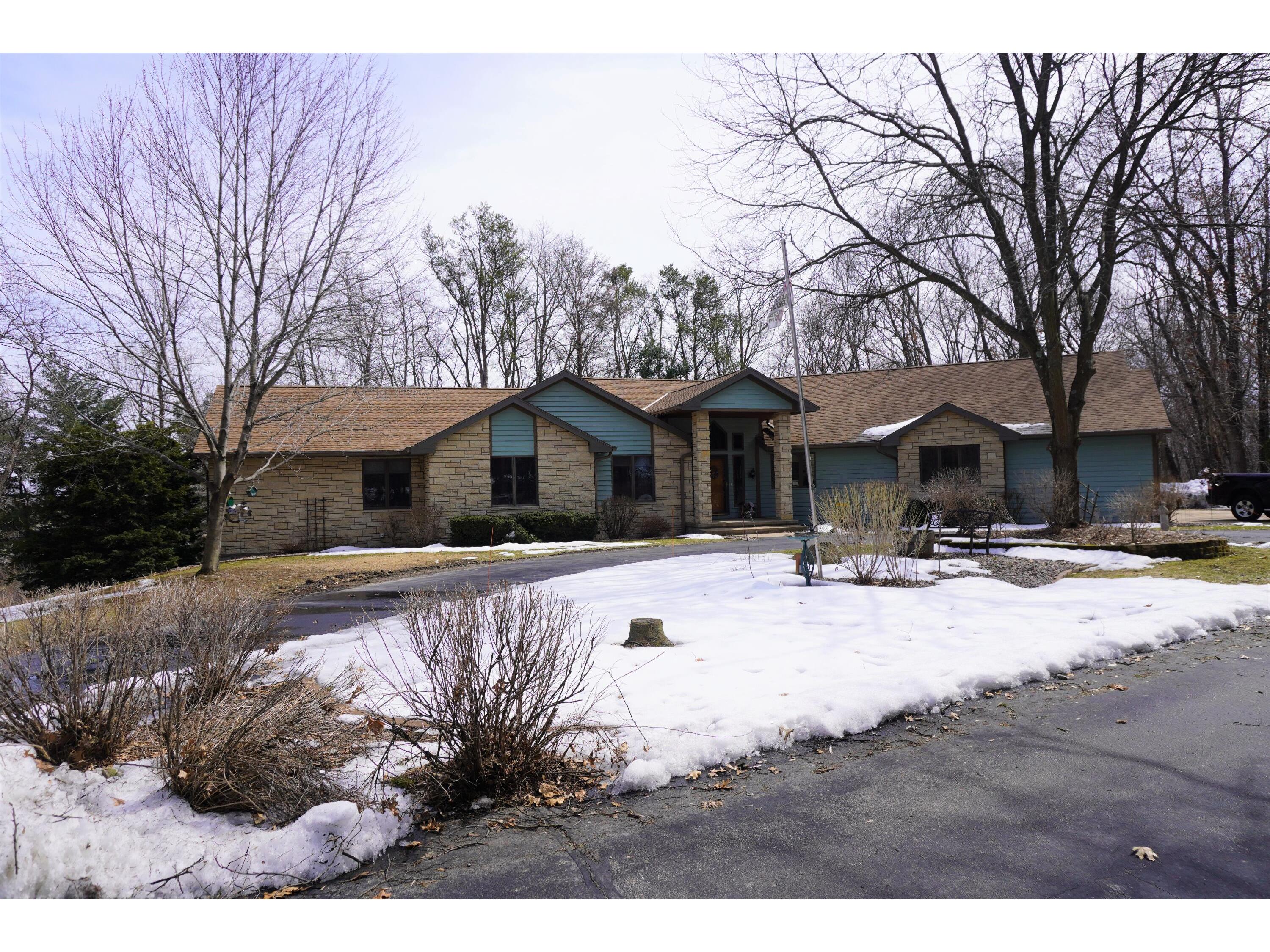22047 Fleming Greenfield WI 54660 1828466 image1