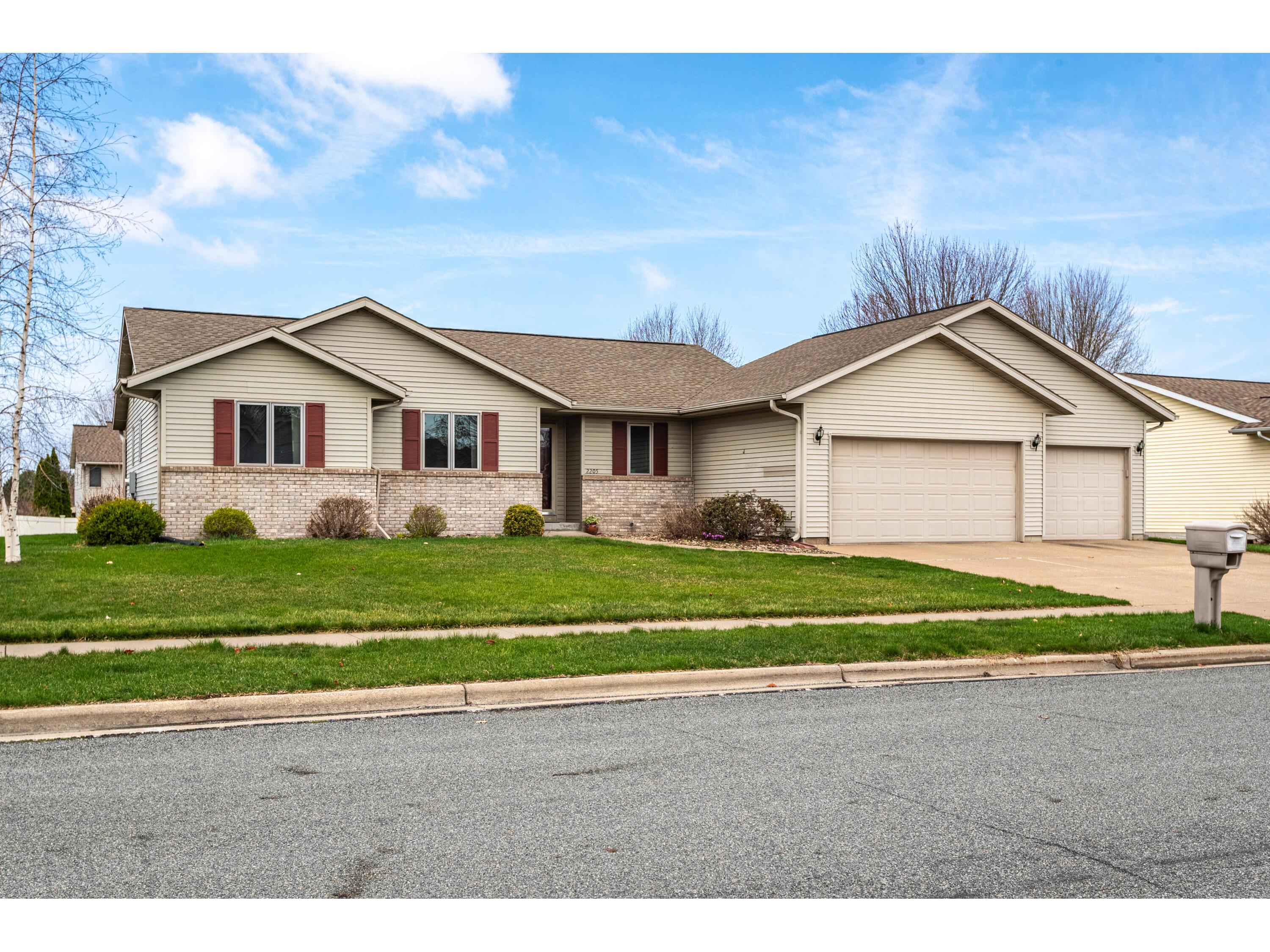 2205 Greenview Onalaska WI 54650 1957469 image1