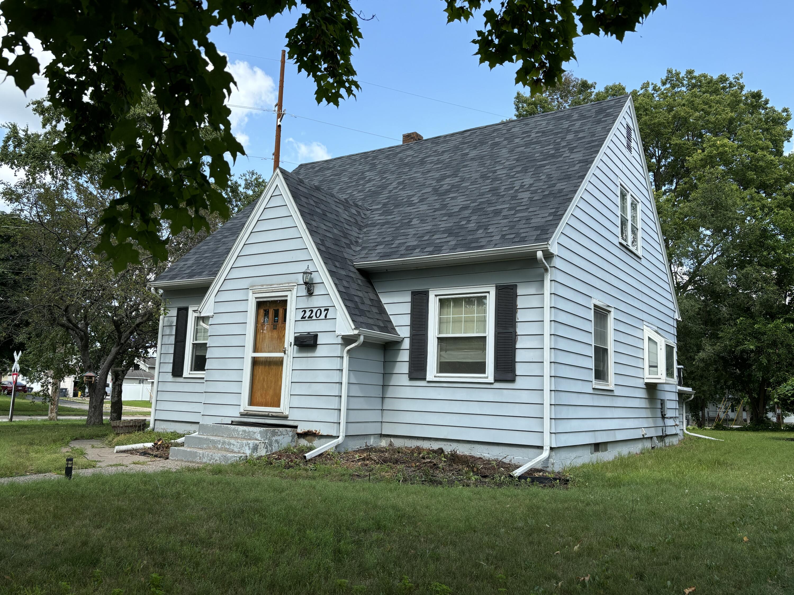 2207 14th La Crosse WI 54601 1885254 image1