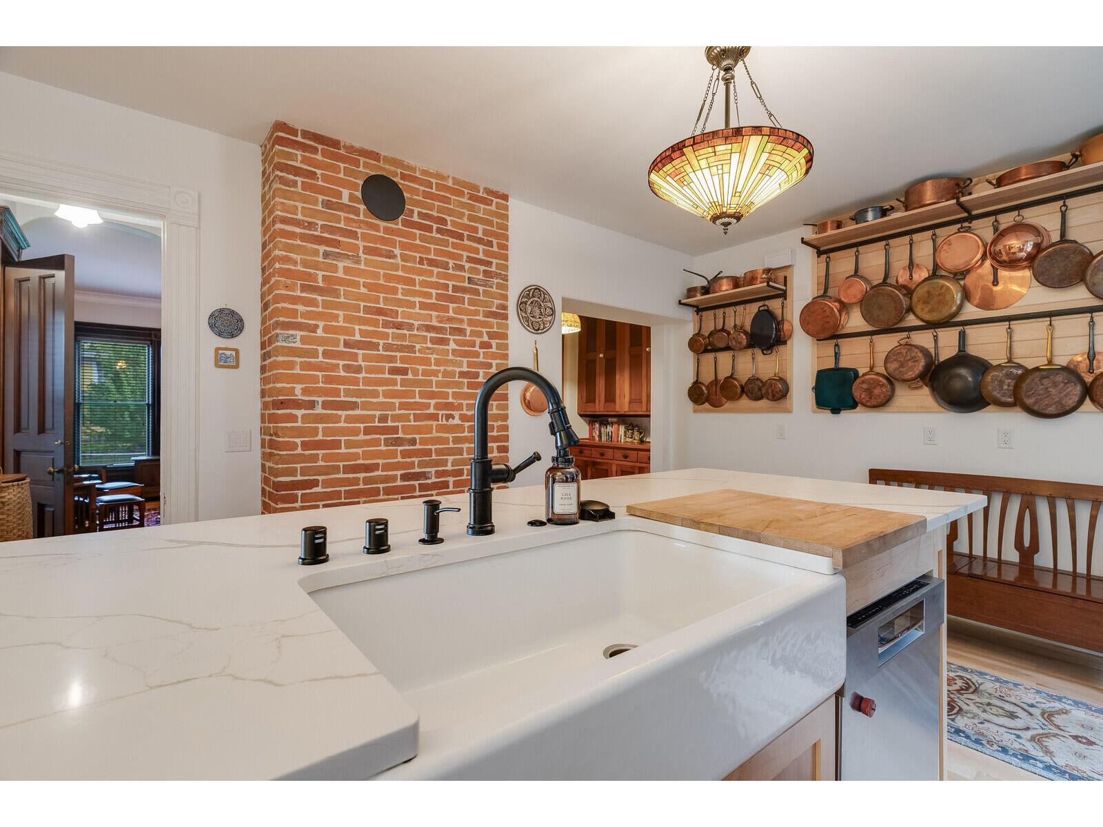 221 10th La Crosse WI 54601 1943068 image40