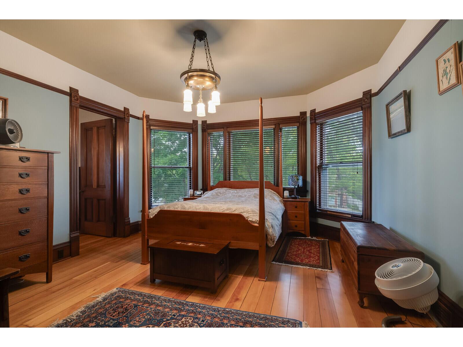 221 10th La Crosse WI 54601 1943068 image52