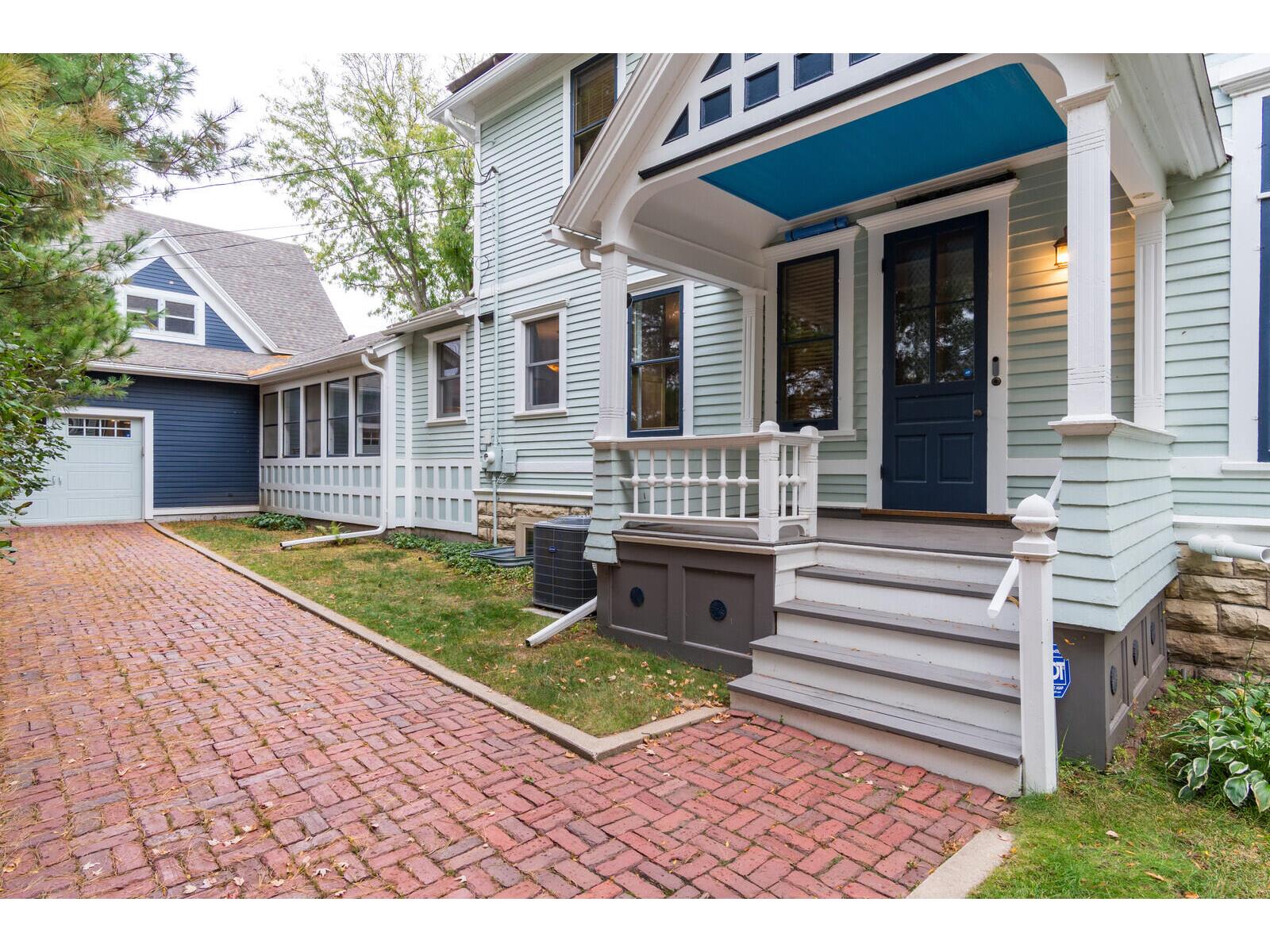 221 10th La Crosse WI 54601 1943068 image56