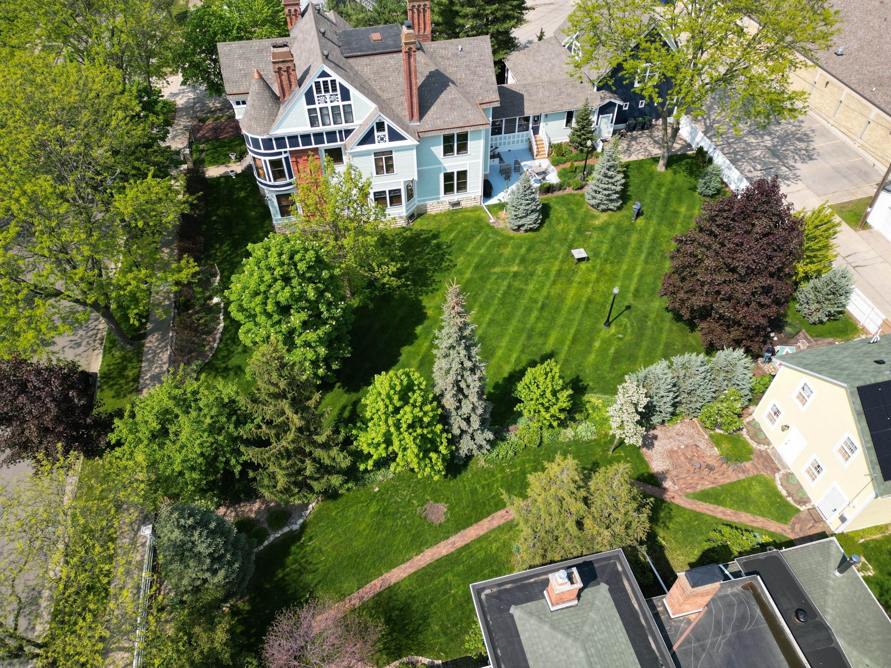 221 10th La Crosse WI 54601 1943068 image73