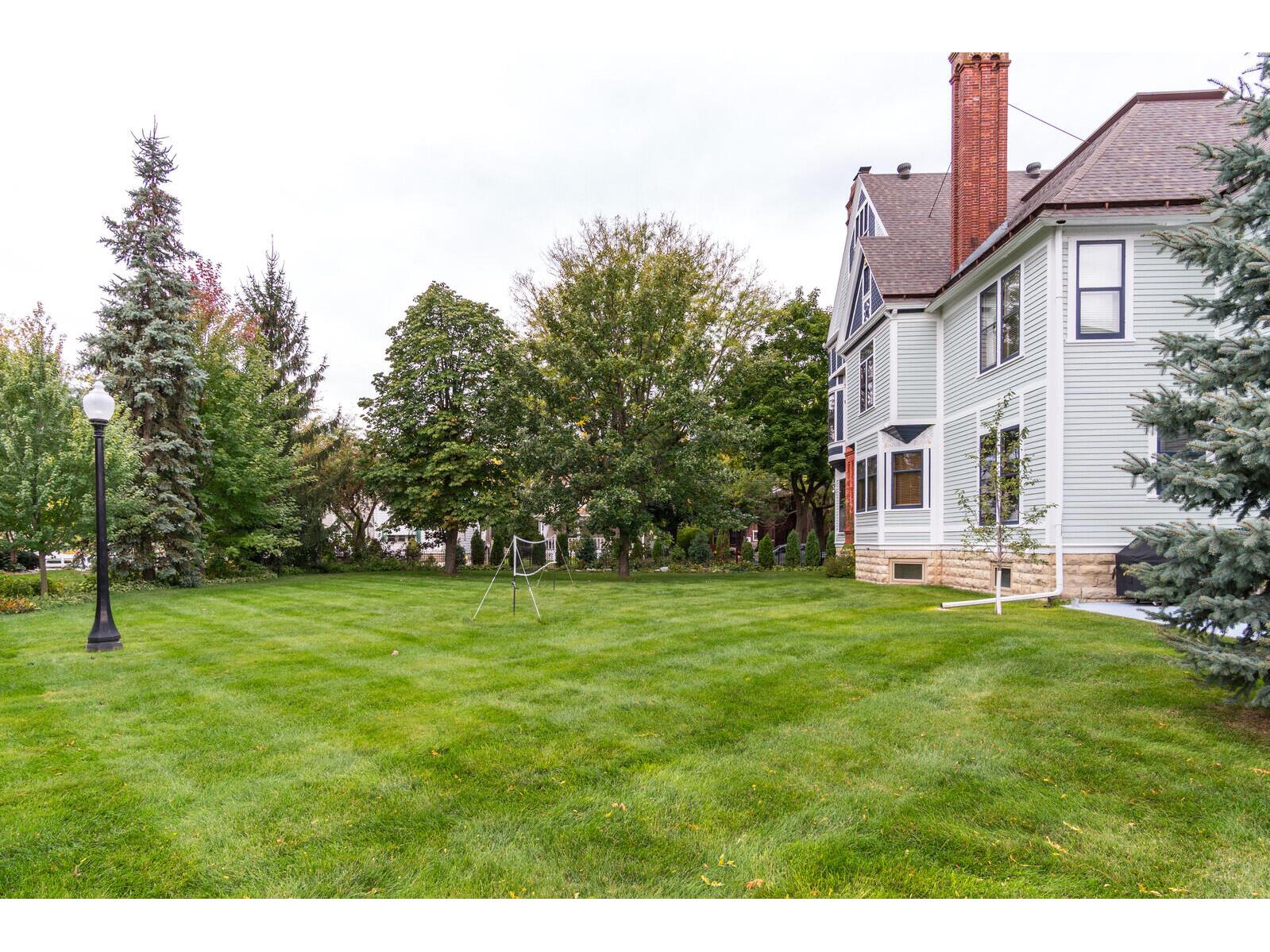 221 10th La Crosse WI 54601 1943068 image9