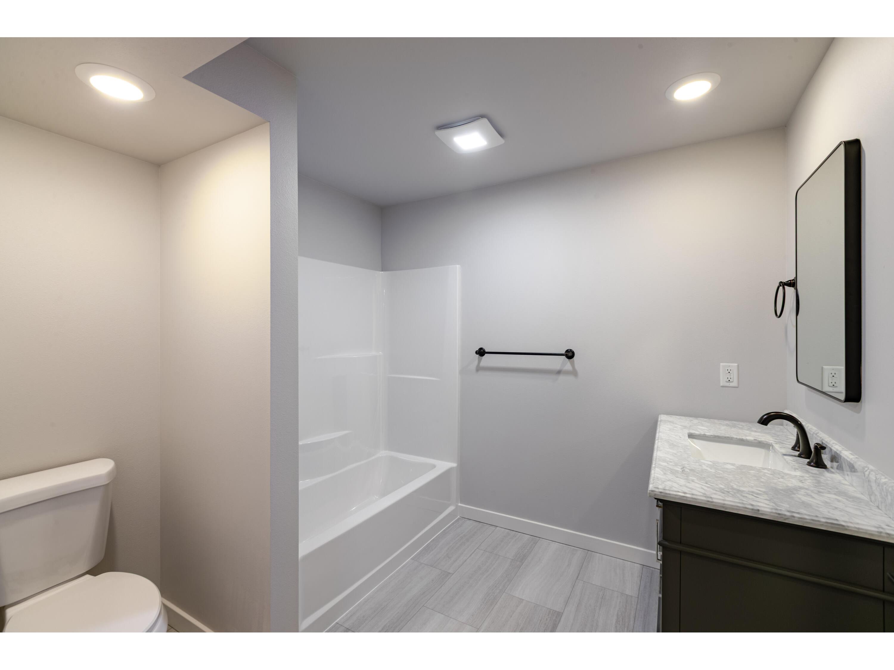 2210 Henry Johns Bangor WI 54614 1925532 image21