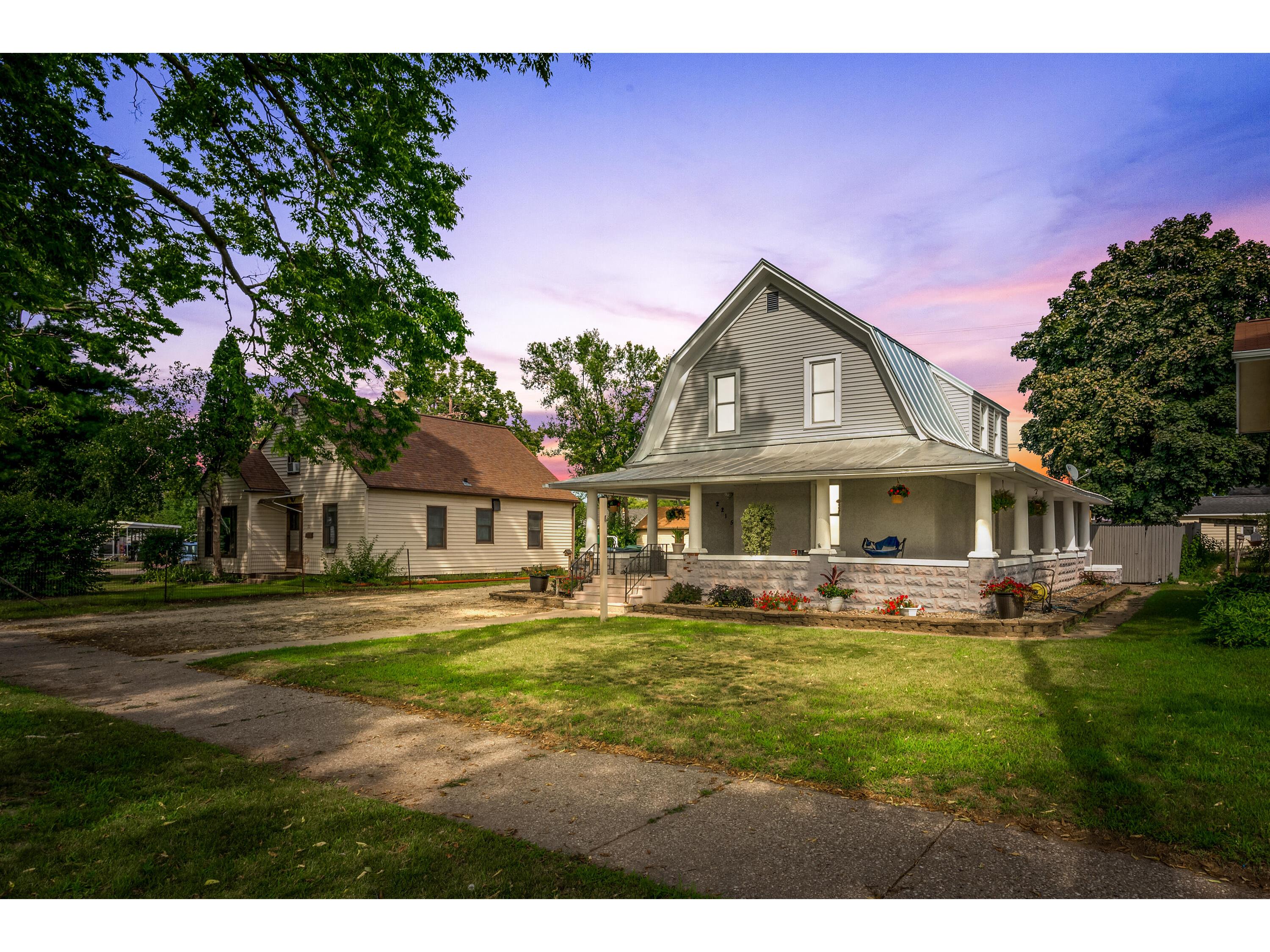 2215 East La Crosse WI 54601 1845015 image1