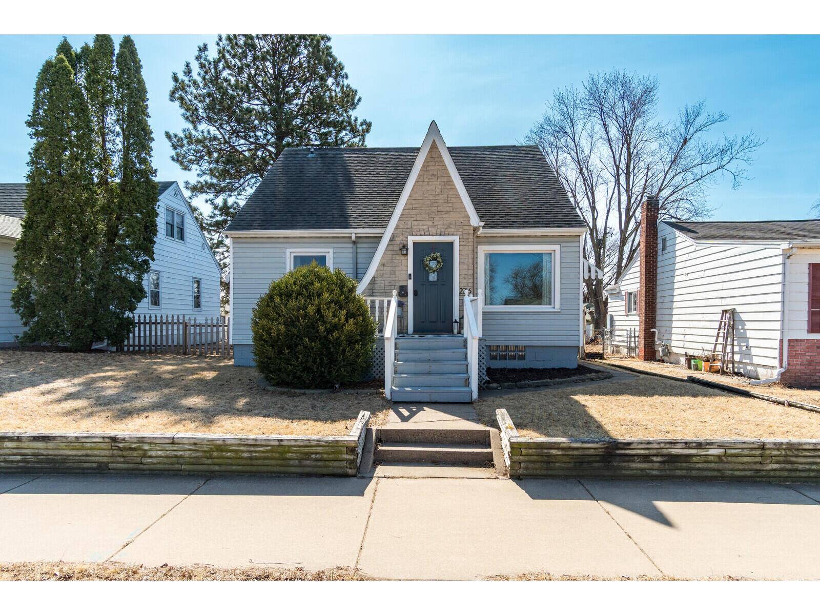 2216 Park La Crosse WI 54601 1909916 image1