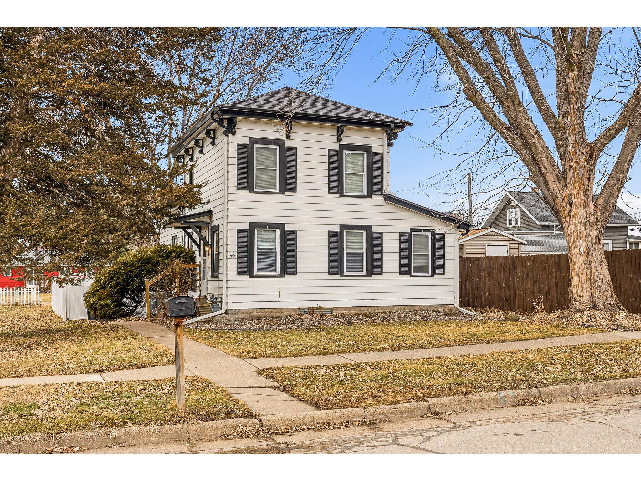222 Lincoln West Salem WI 54669 1951063 image1