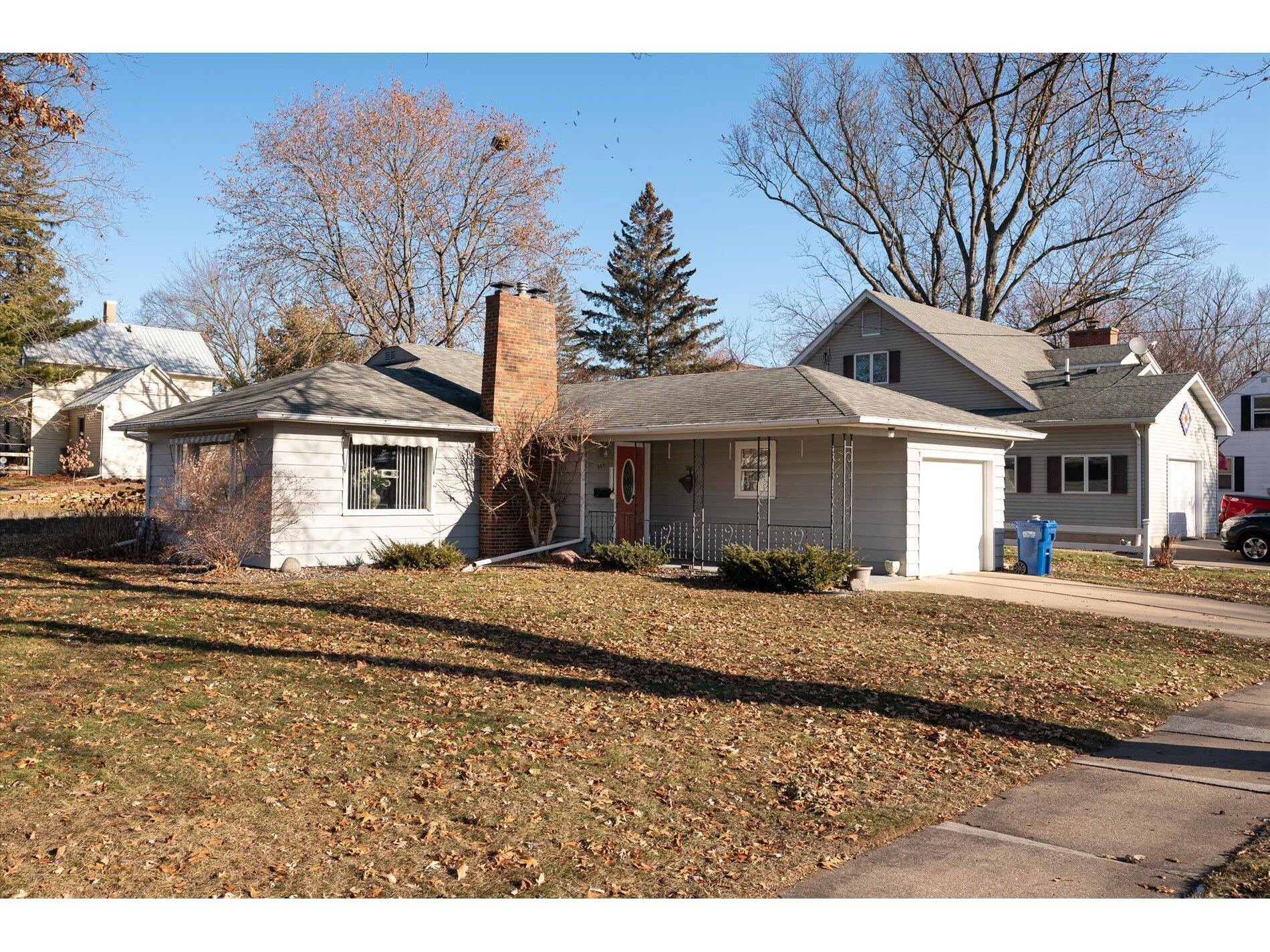 222 W Oak Viroqua WI 54665 1860447 image1