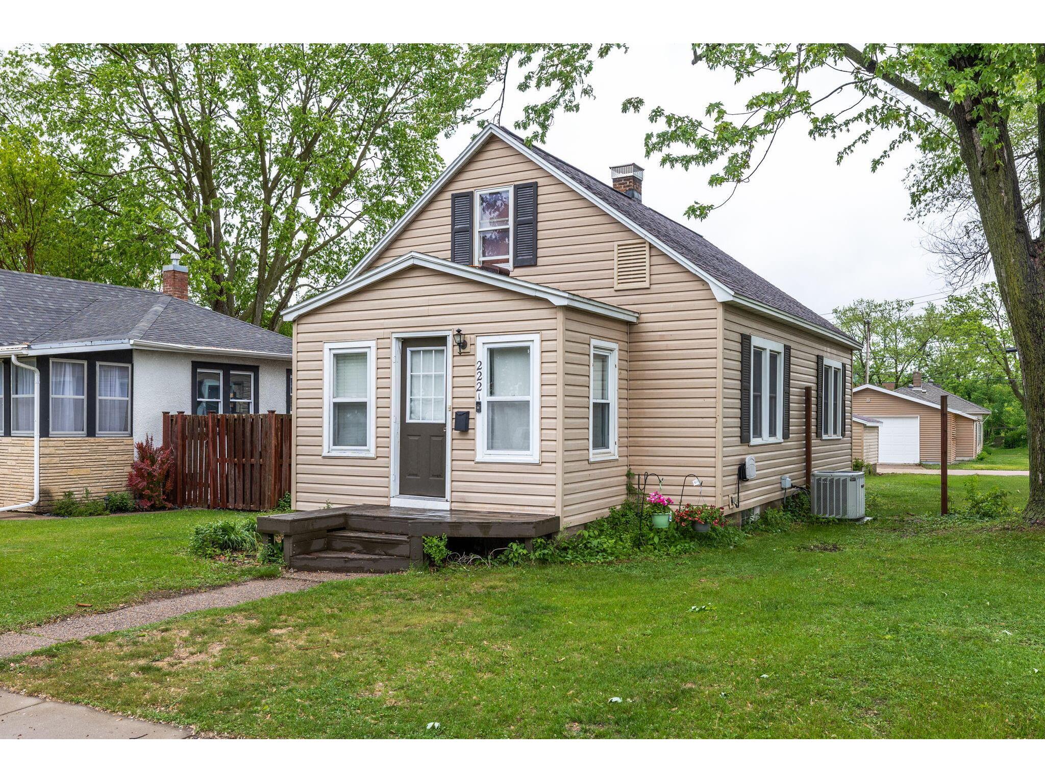 2221 15th La Crosse WI 54601 1918920 image1