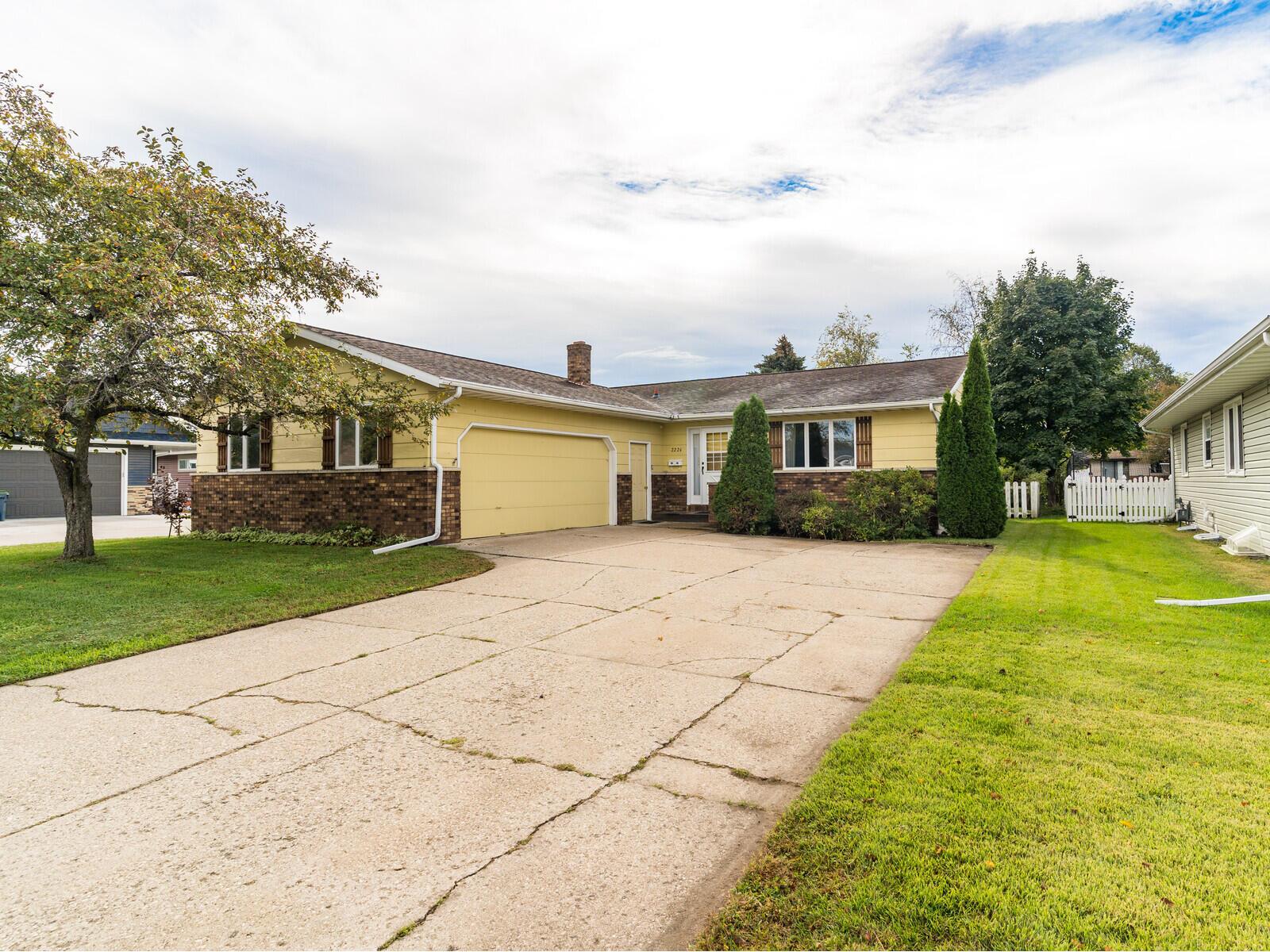 2224 Green Bay St La Crosse WI 54601 1767563 image1