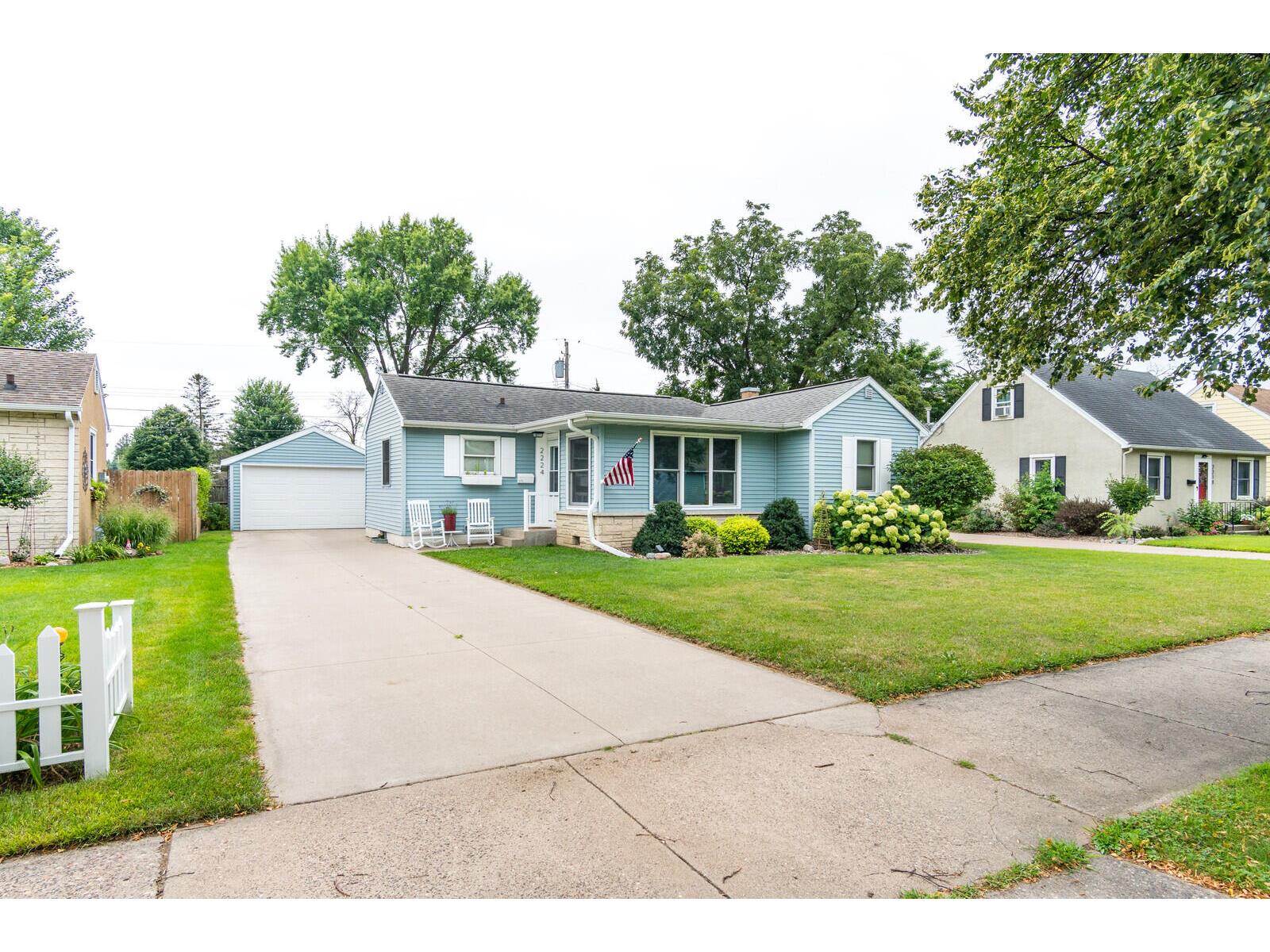 2224 Hyde Ave, La Crosse, WI, 54601 MLS 7319158 Edina Realty