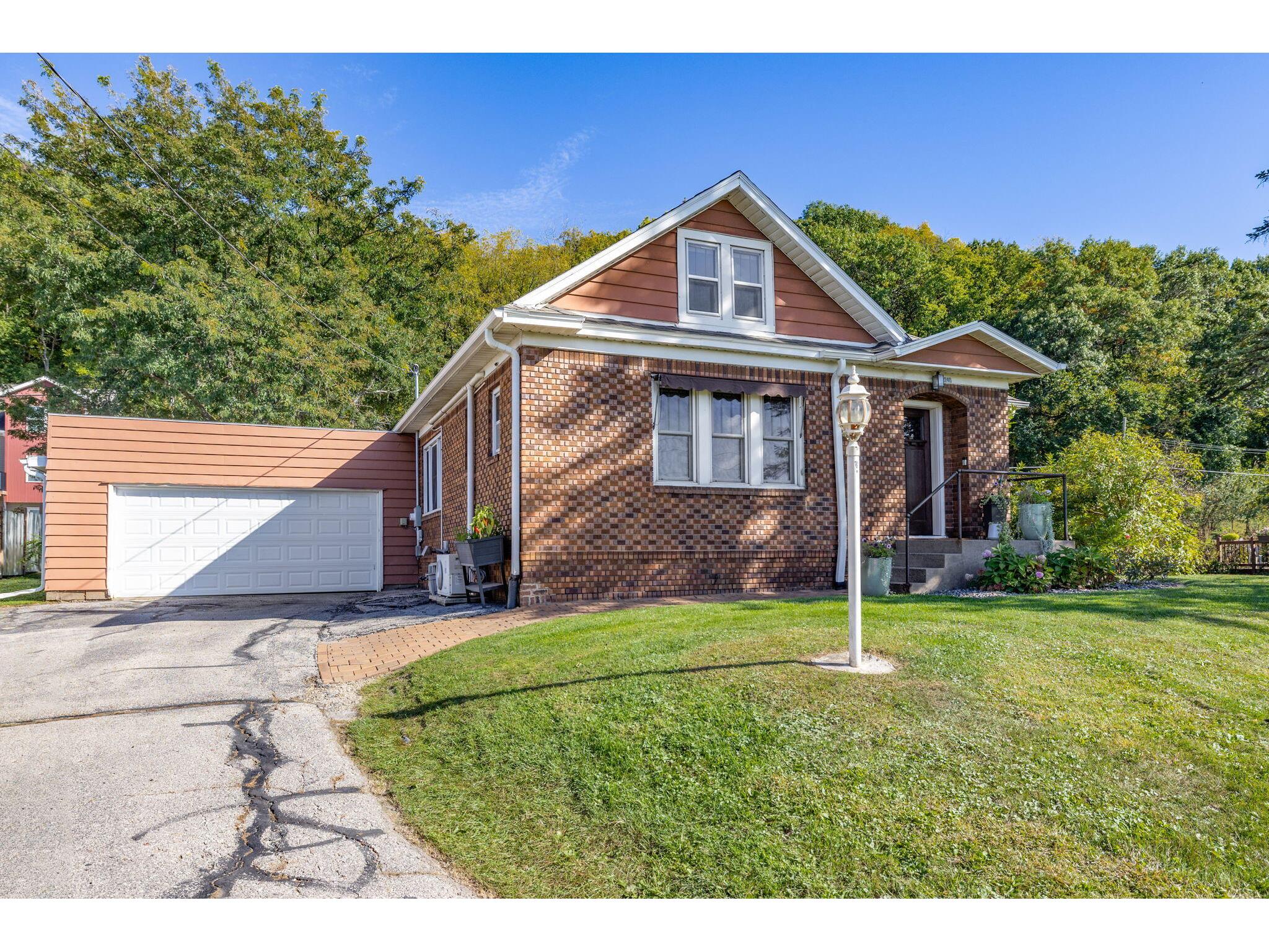 2240 Sunset La Crosse WI 54601 1895923 image1