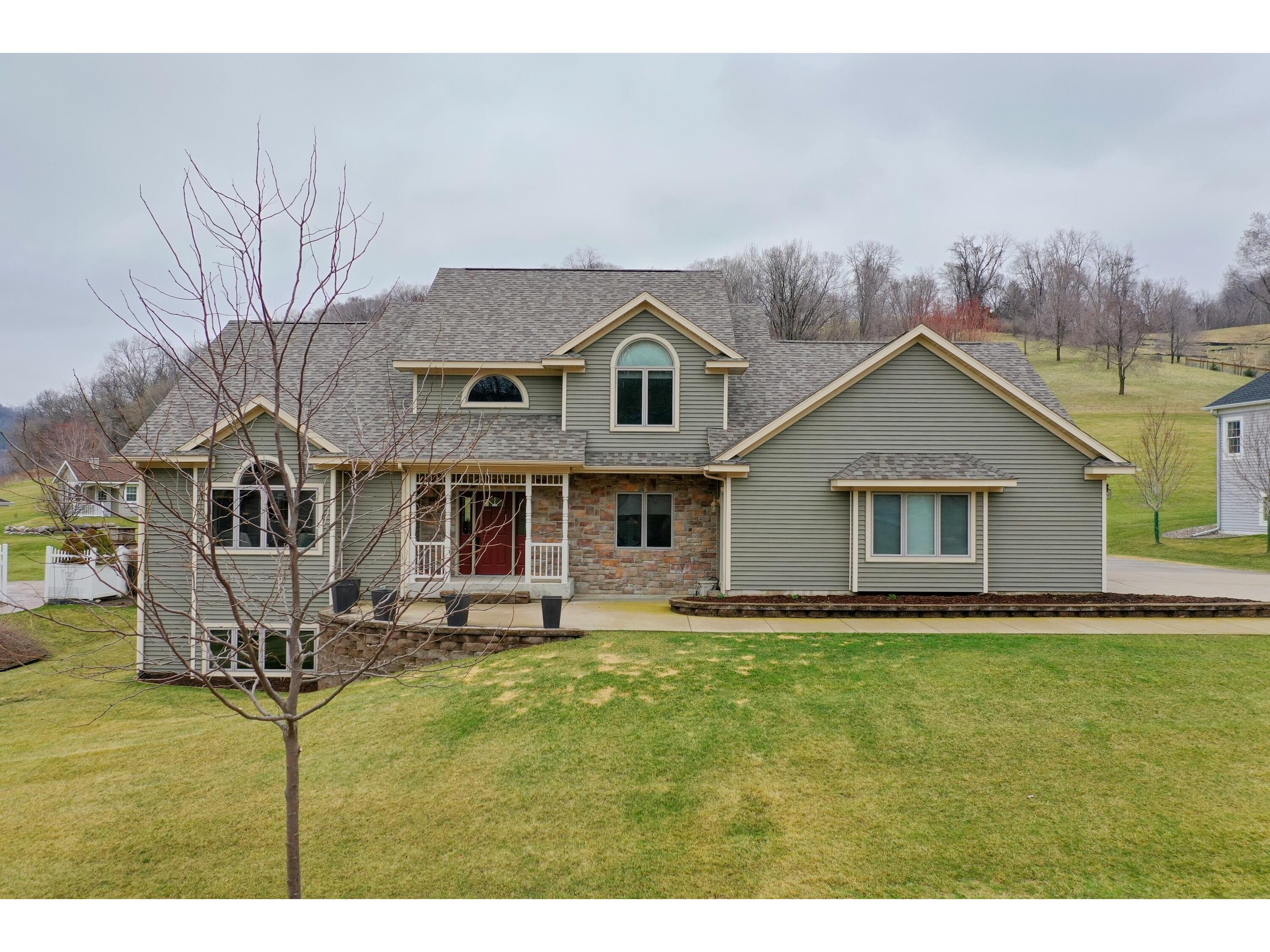 2245 Quarry Ln, Onalaska, WI, 54650 MLS 1788114 Edina Realty