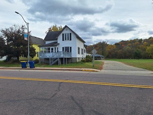 225 W Commercial Viola WI 54664 1896013 image1
