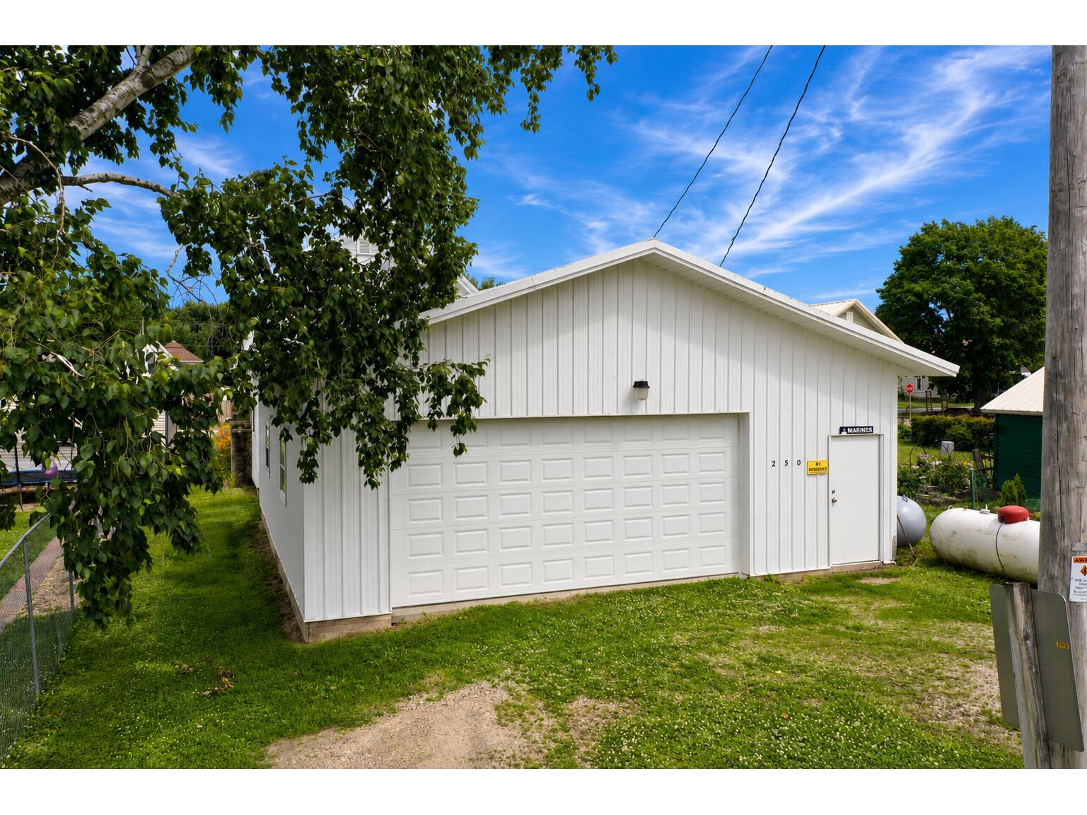 230 S Burlington Bagley WI 53801 1970144 image23