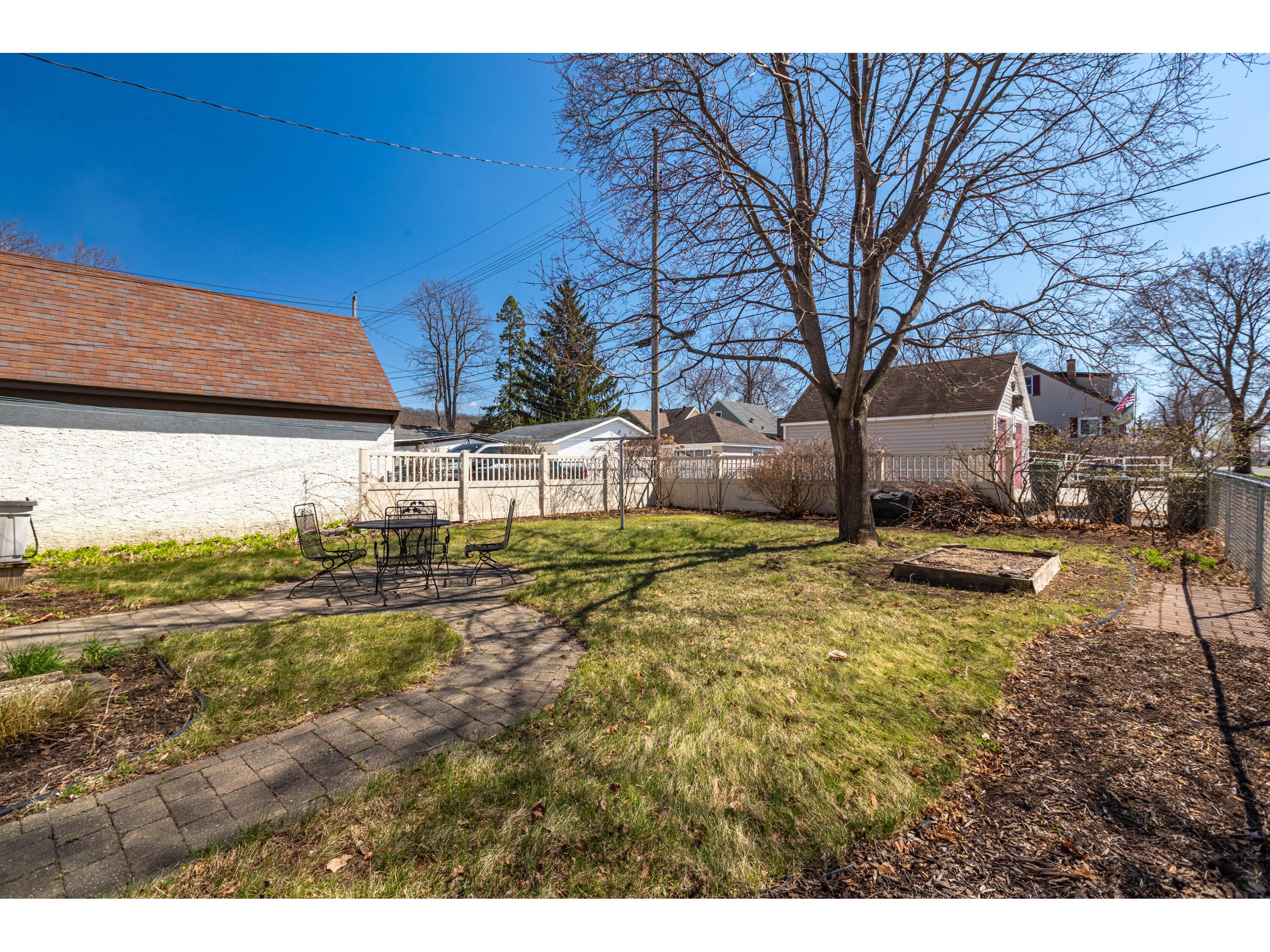 2302 Market La Crosse WI 54601 1958092 image21