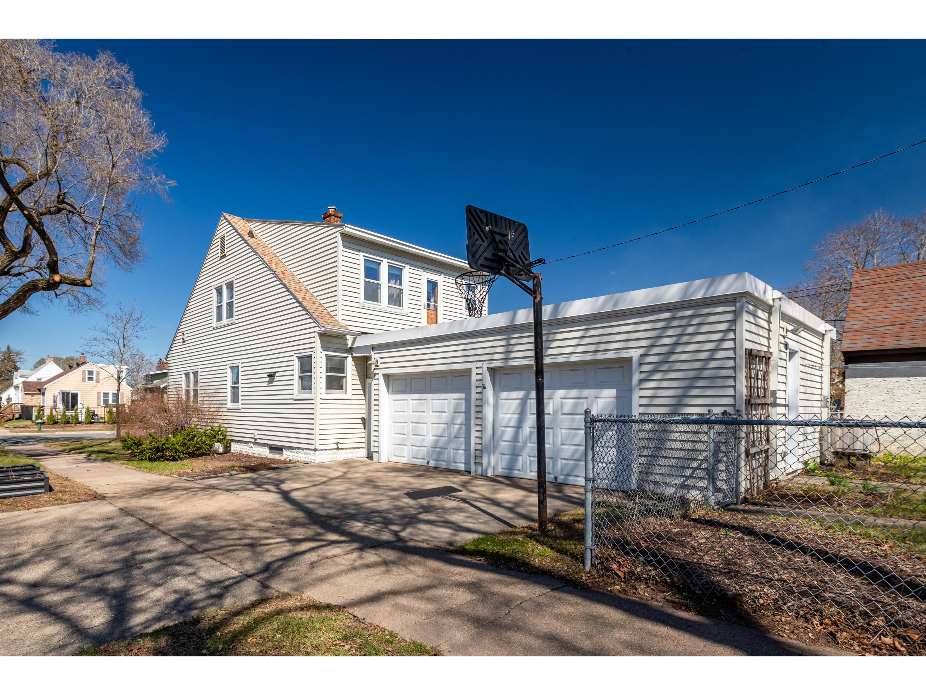 2302 Market La Crosse WI 54601 1958092 image22