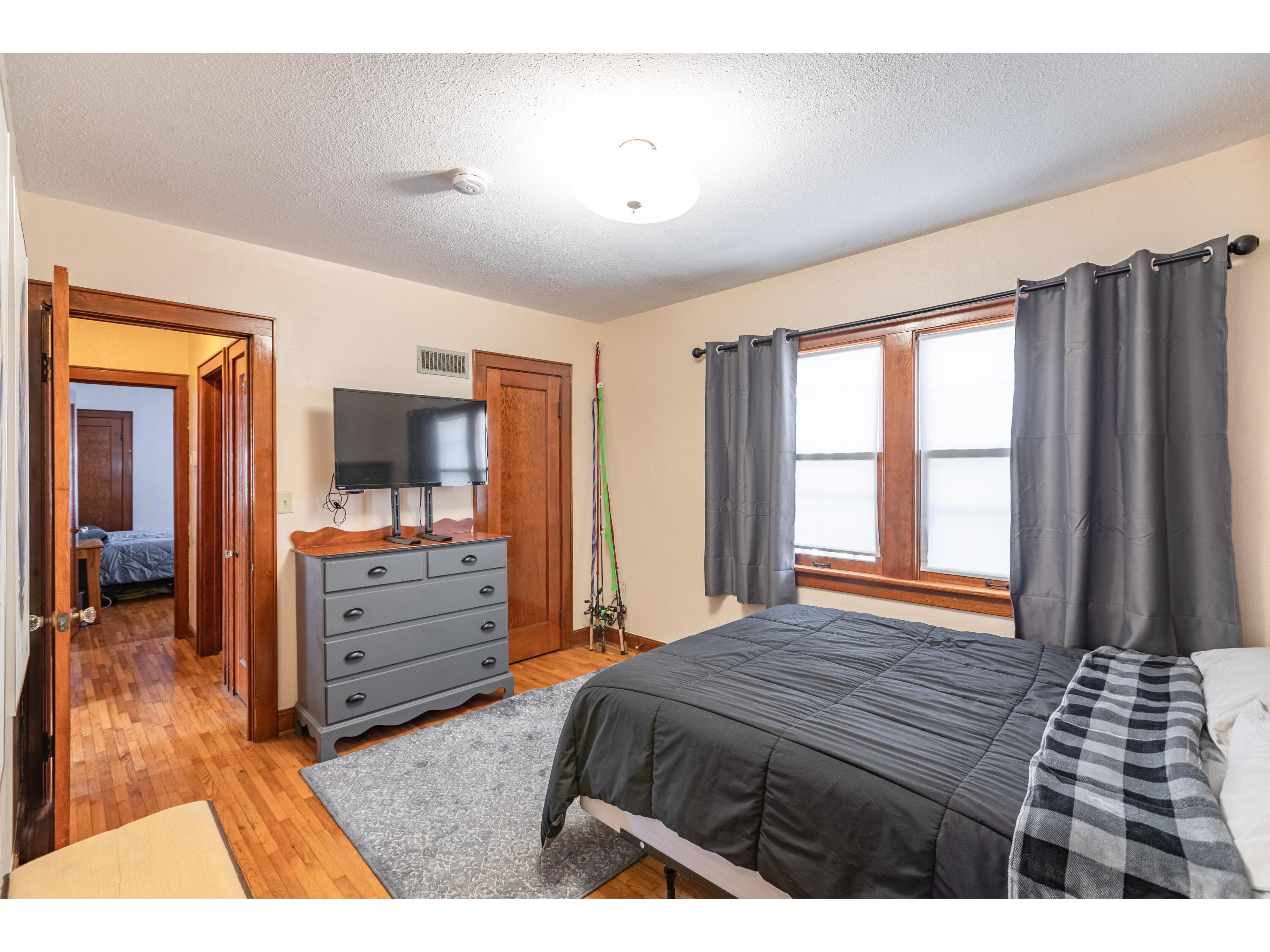 2302 Market La Crosse WI 54601 1958092 image8