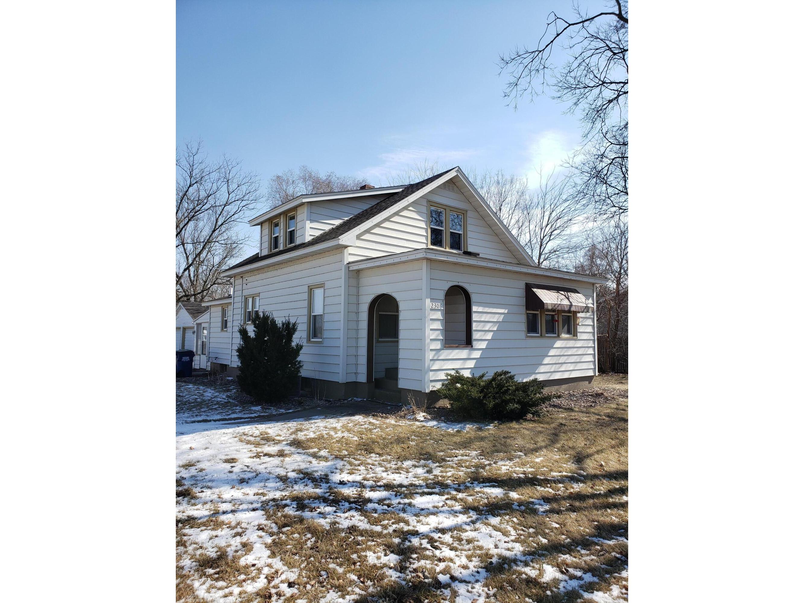 2308 Bainbridge Campbell WI 54603 1867104 image1
