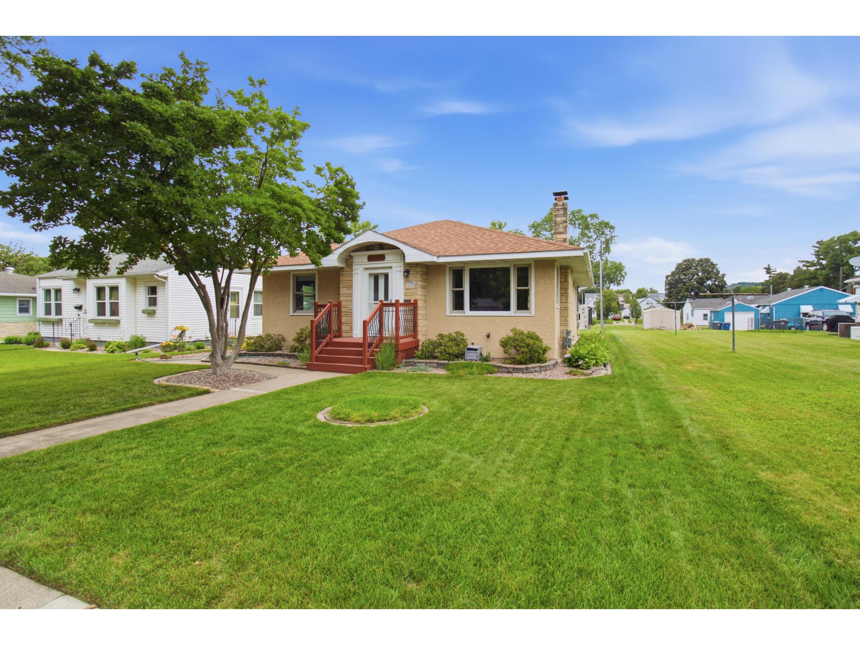 2321 Johnson La Crosse WI 54601 1968935 image1
