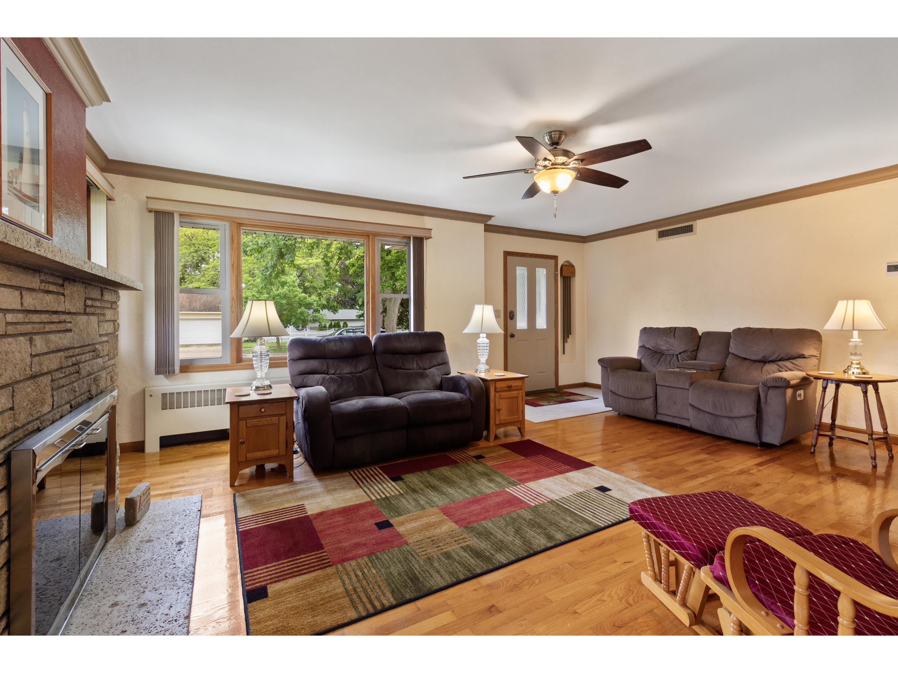 2321 Johnson La Crosse WI 54601 1968935 image11